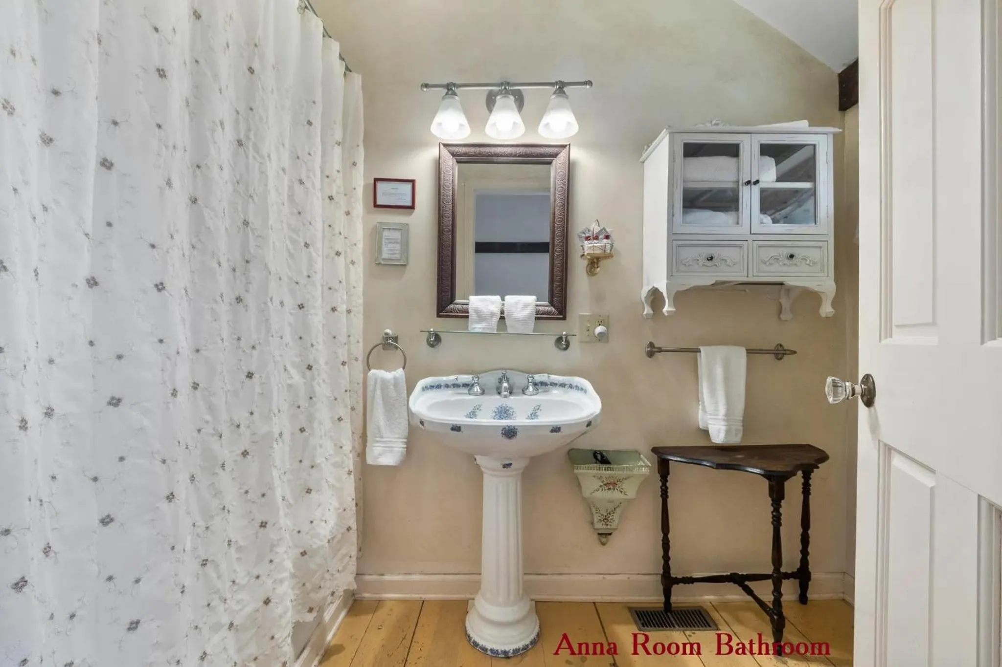 Bathroom in Wainwright Inn