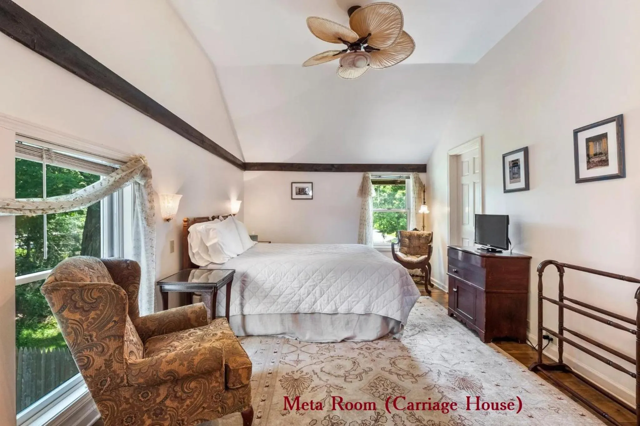 Bedroom, Bed in Wainwright Inn