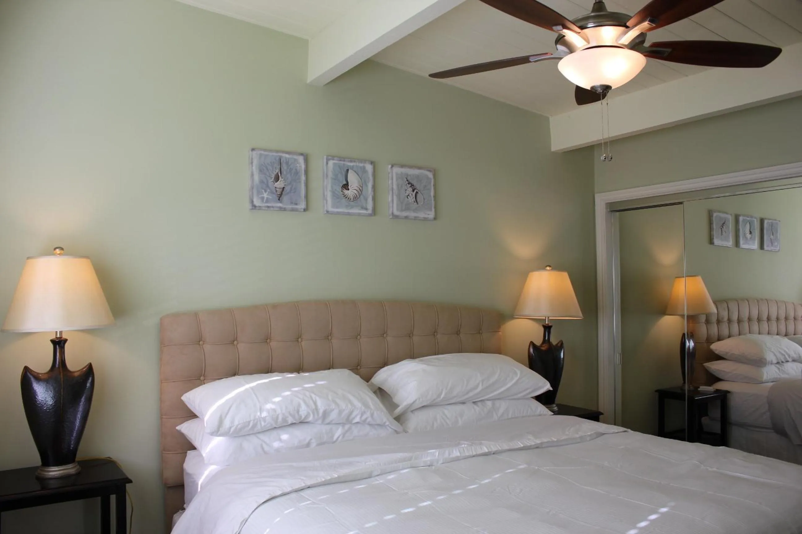 Bed in Seaside Village Carlsbad