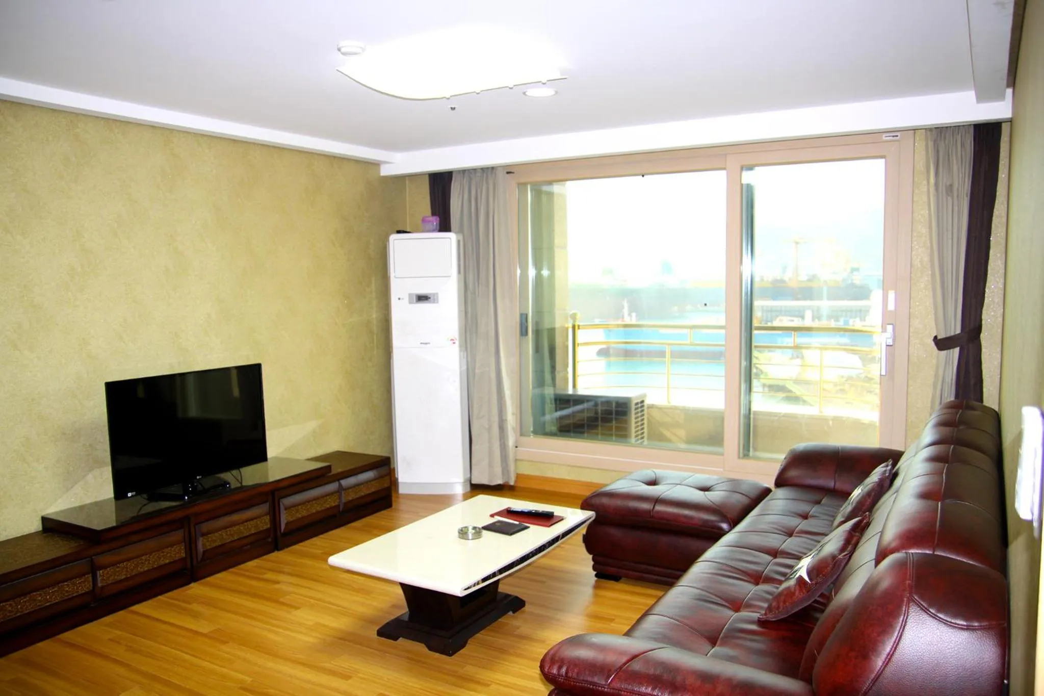 Living room in Geoje Ocean Hotel