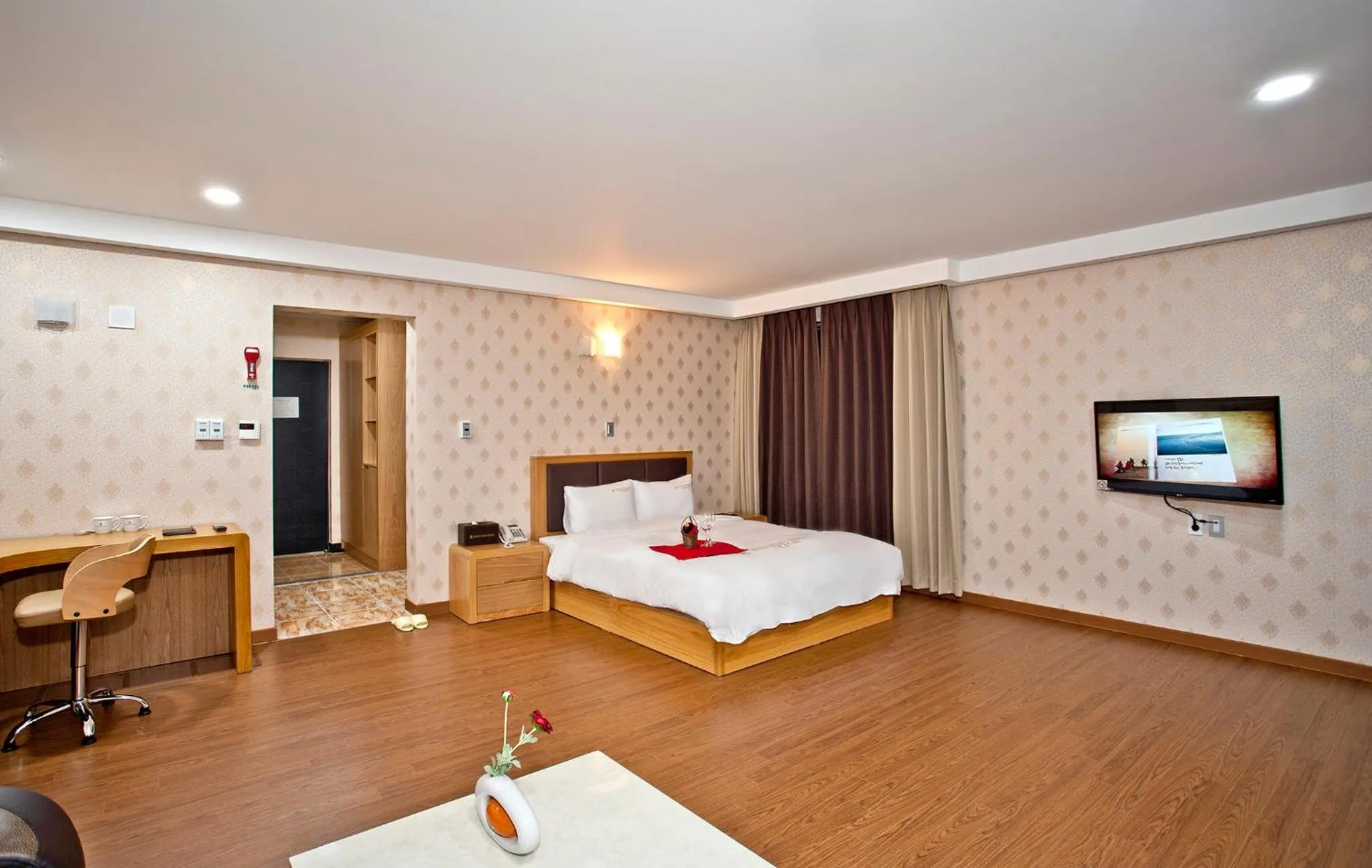 Bedroom, Bed in Geoje Ocean Hotel