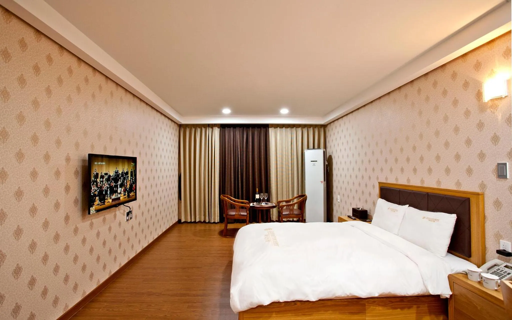 Bedroom, Bed in Geoje Ocean Hotel