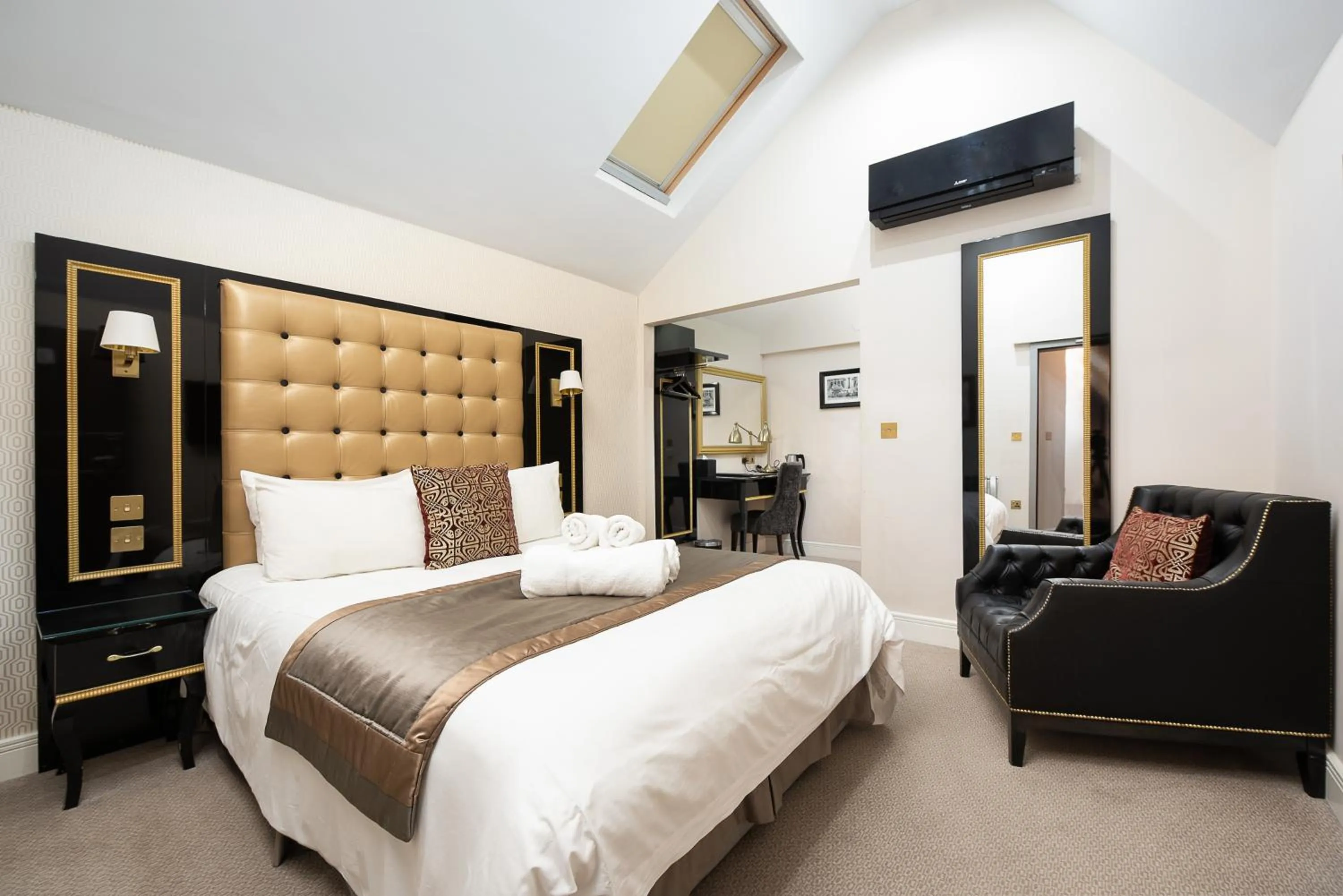 Bed in Museum Residence Oxford