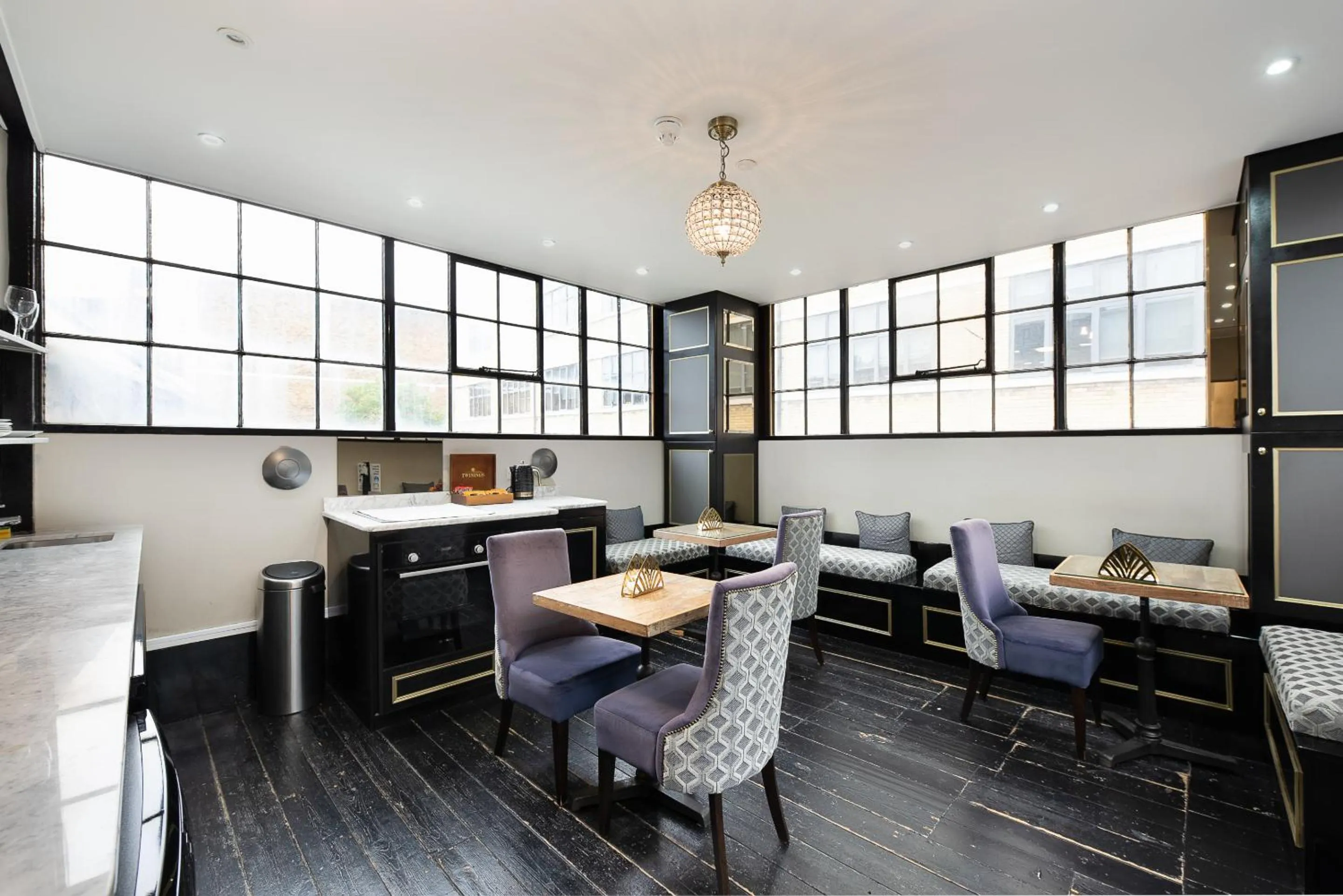 Dining area in Museum Residence Oxford