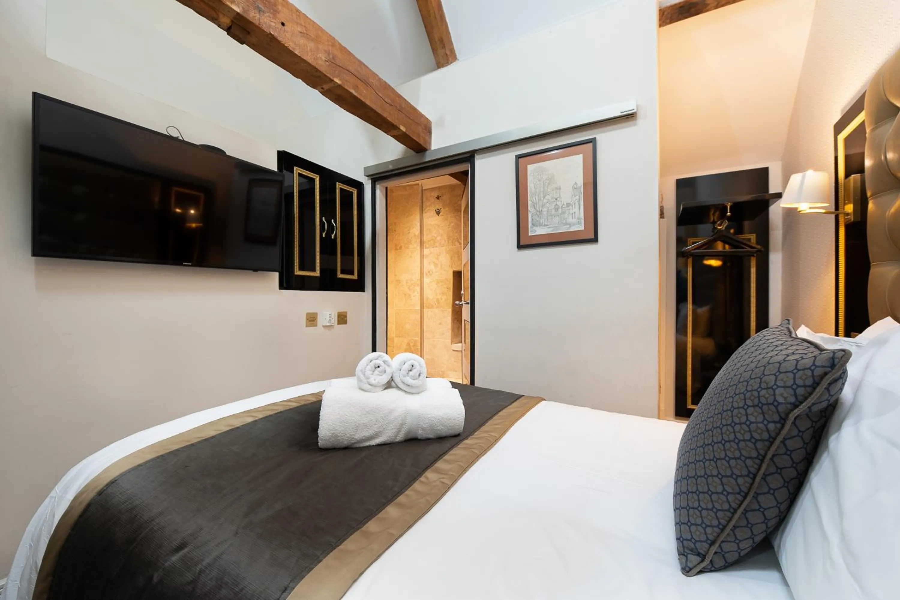 Bed in Museum Residence Oxford