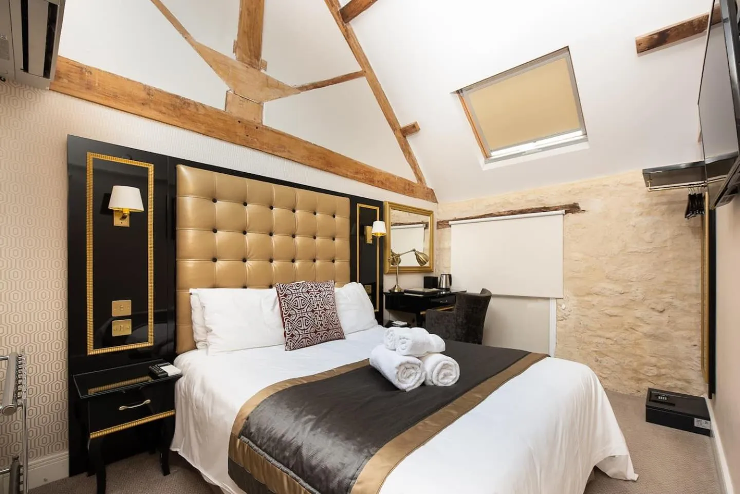 Bed in Museum Residence Oxford