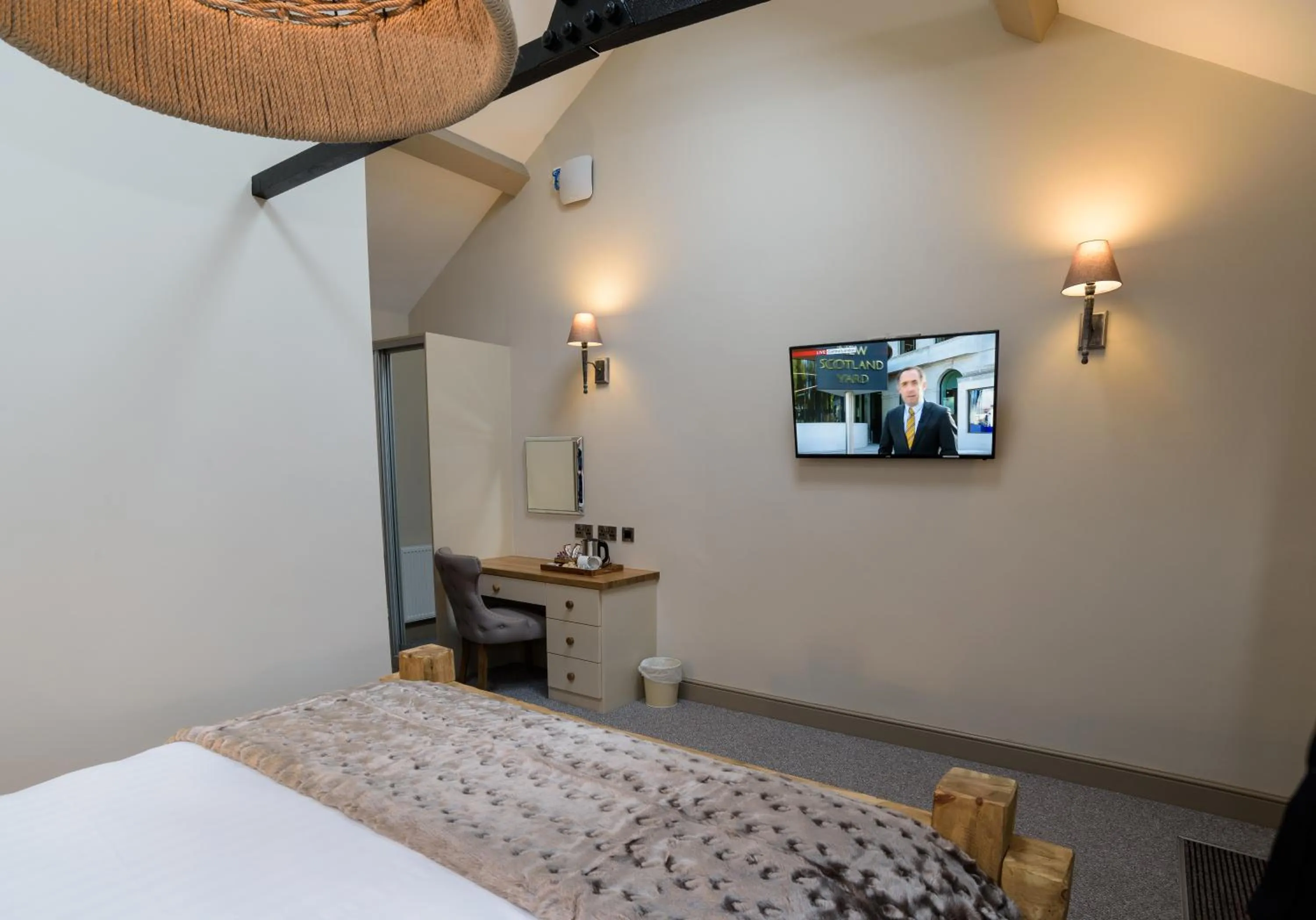 Bedroom in The Wheatsheaf Inn