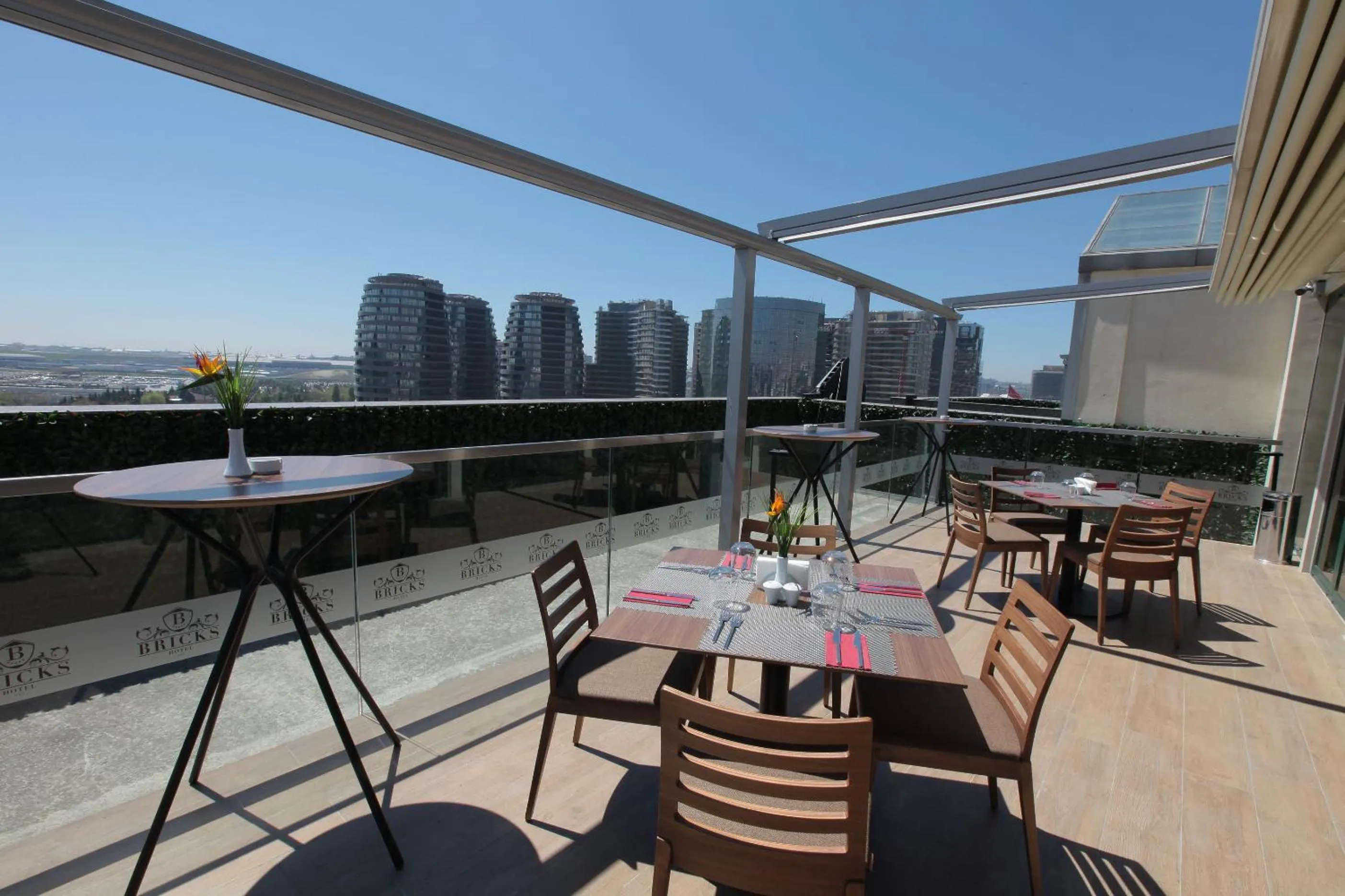 Restaurant/places to eat in Bricks Hotel İstanbul