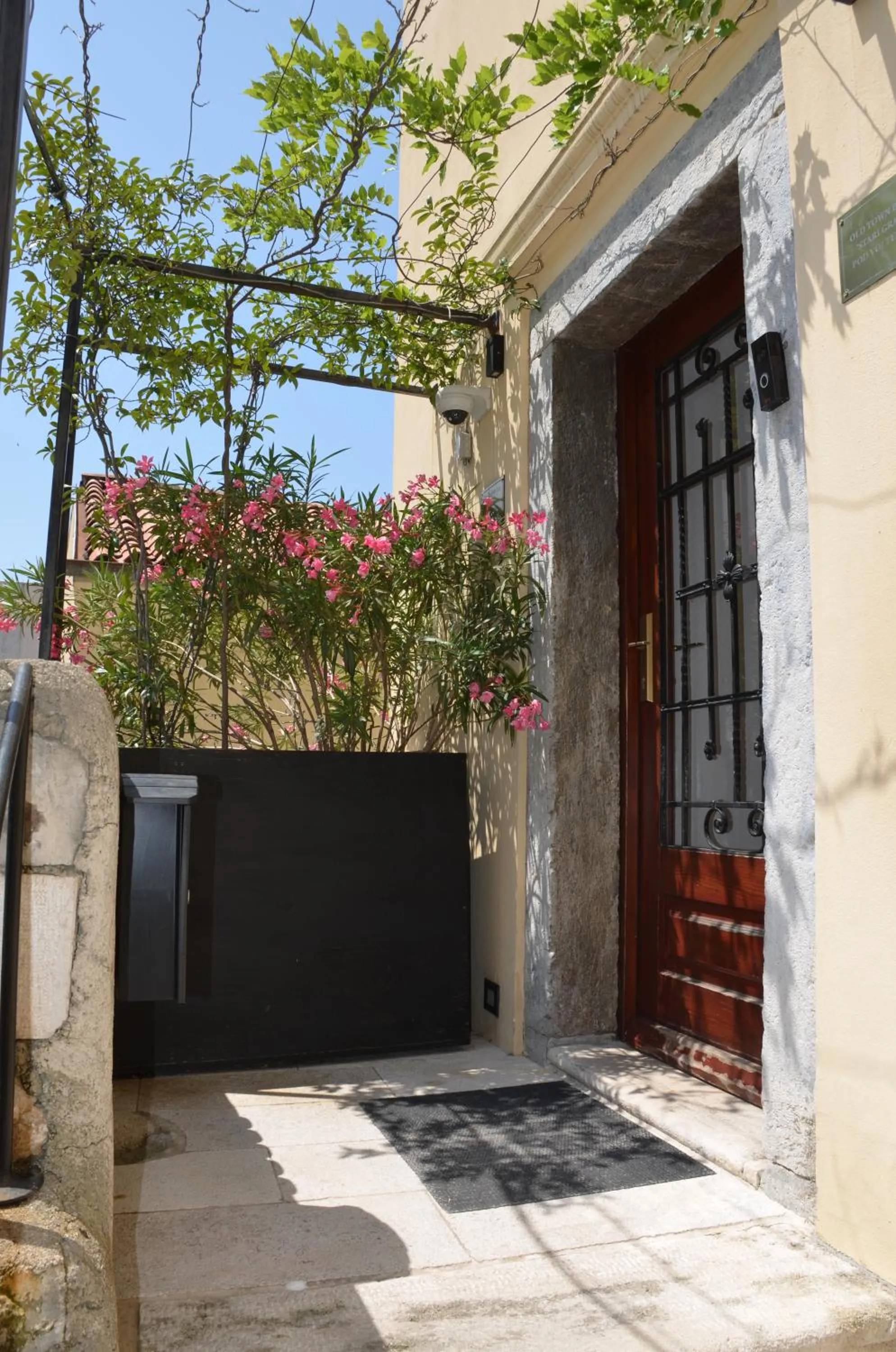 Property building in Old Town Inn