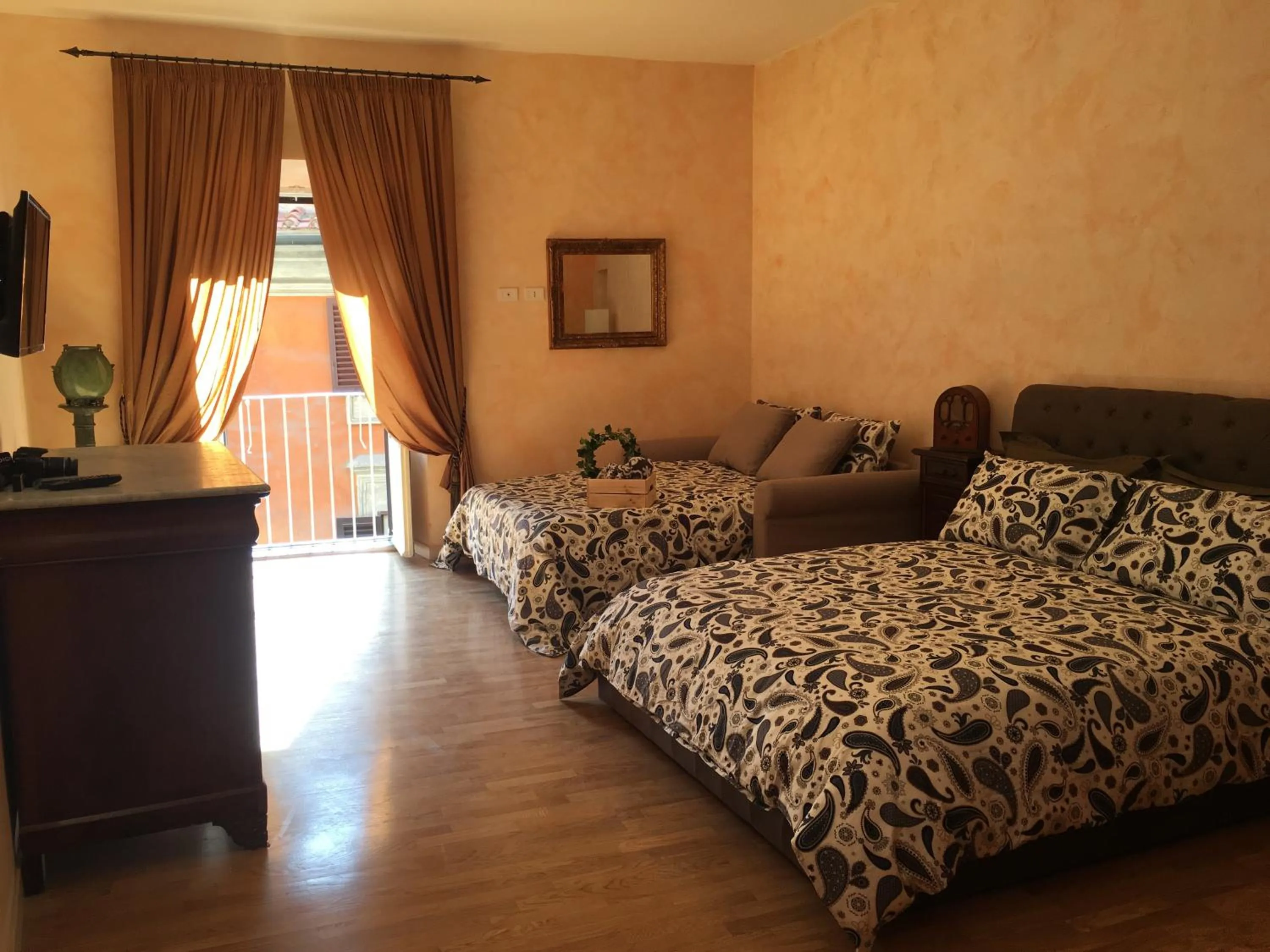 Bed in Pantheon Old Suite