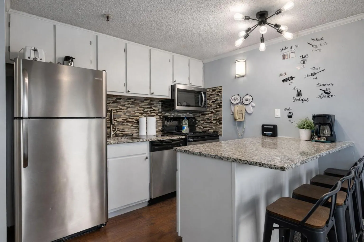 Snowshoe Ski-InSki-Out Steps to Ballhooter Lift Mountain Lodge Condo