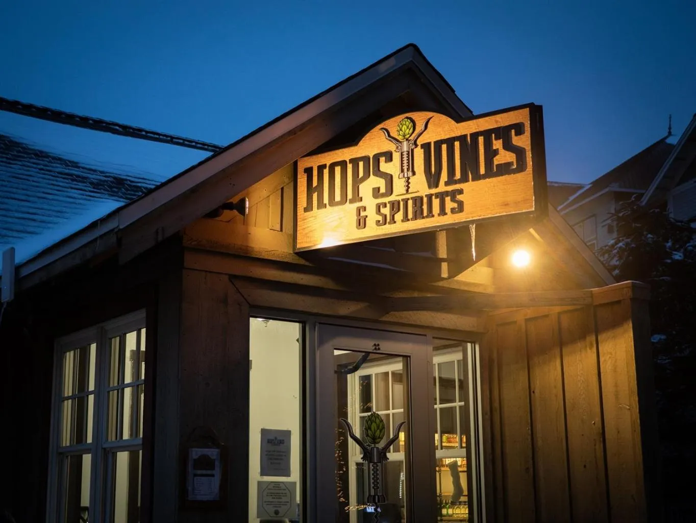 Snowshoe Ski-InSki-Out Steps to Ballhooter Lift Mountain Lodge Condo