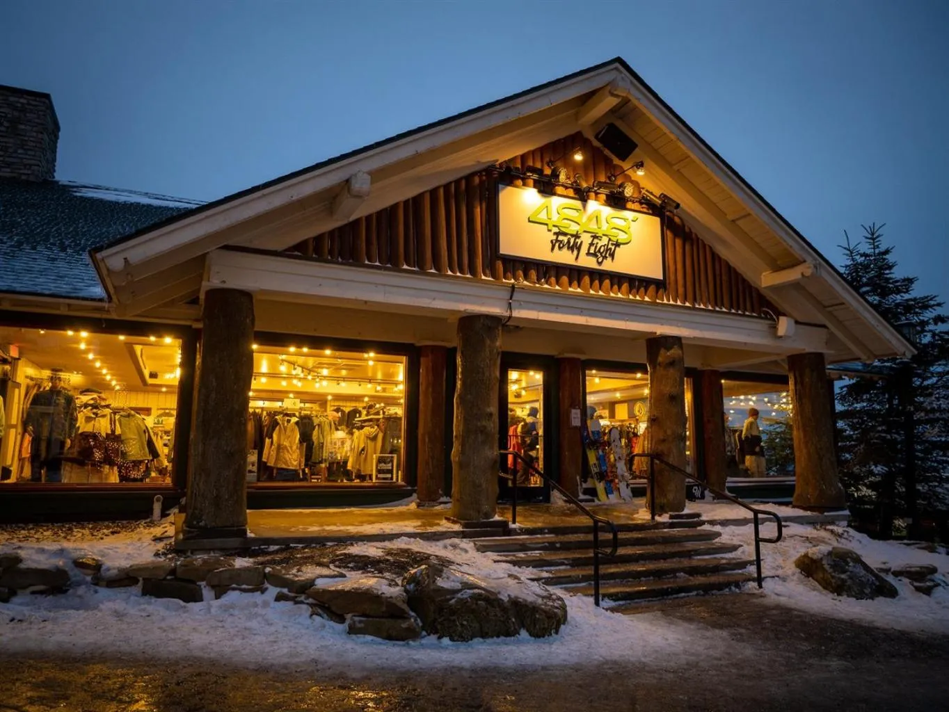 Snowshoe Ski-InSki-Out Steps to Ballhooter Lift Mountain Lodge Condo