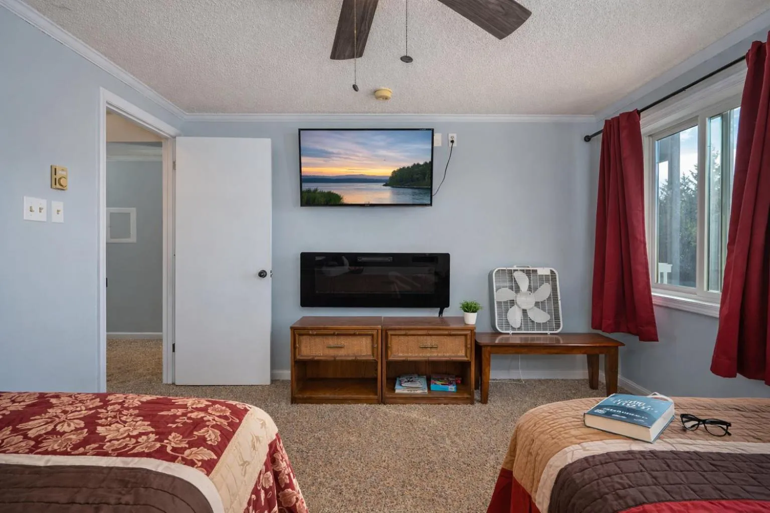 Bed in Snowshoe Ski-InSki-Out Steps to Ballhooter Lift Mountain Lodge Condo