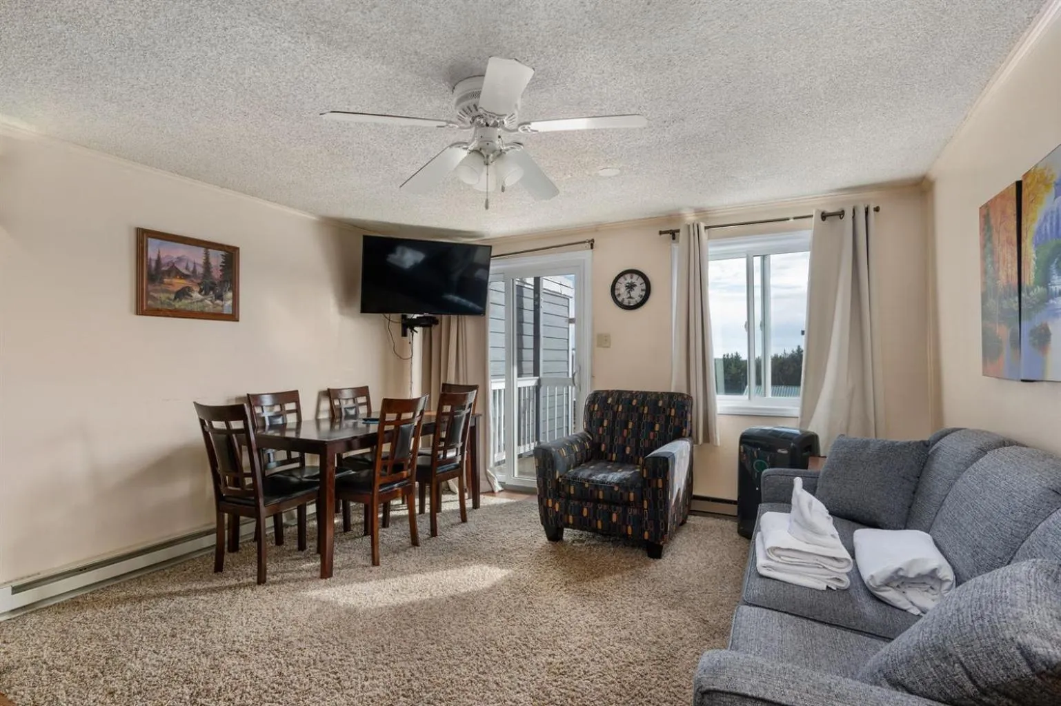 Snowshoe Ski-InSki-Out Steps to Ballhooter Lift Mountain Lodge Condo