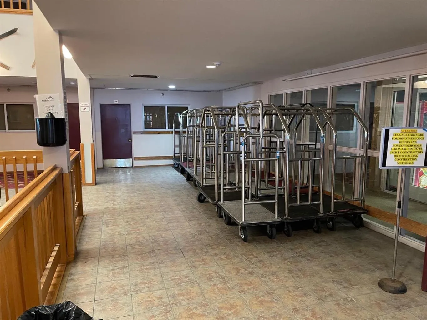 Snowshoe Ski-InSki-Out Steps to Ballhooter Lift Mountain Lodge Condo