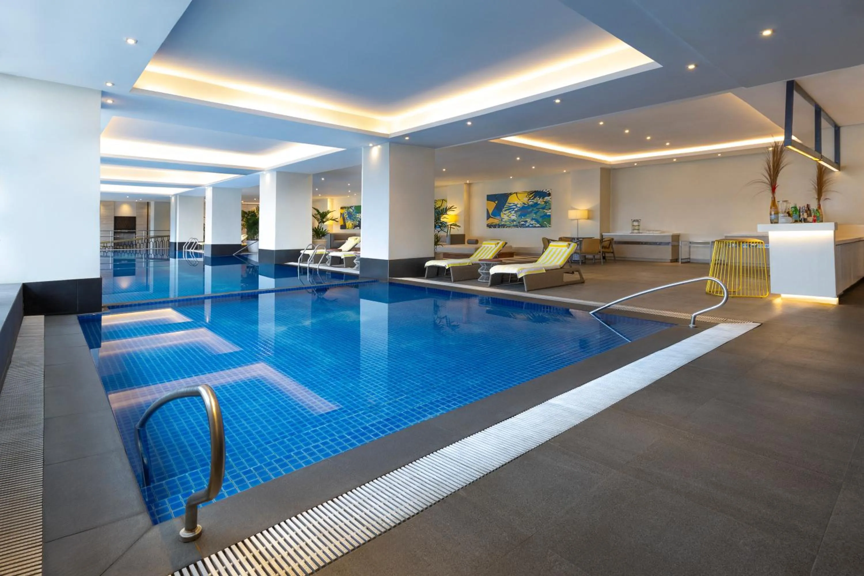 Swimming pool in Summit Galleria Cebu