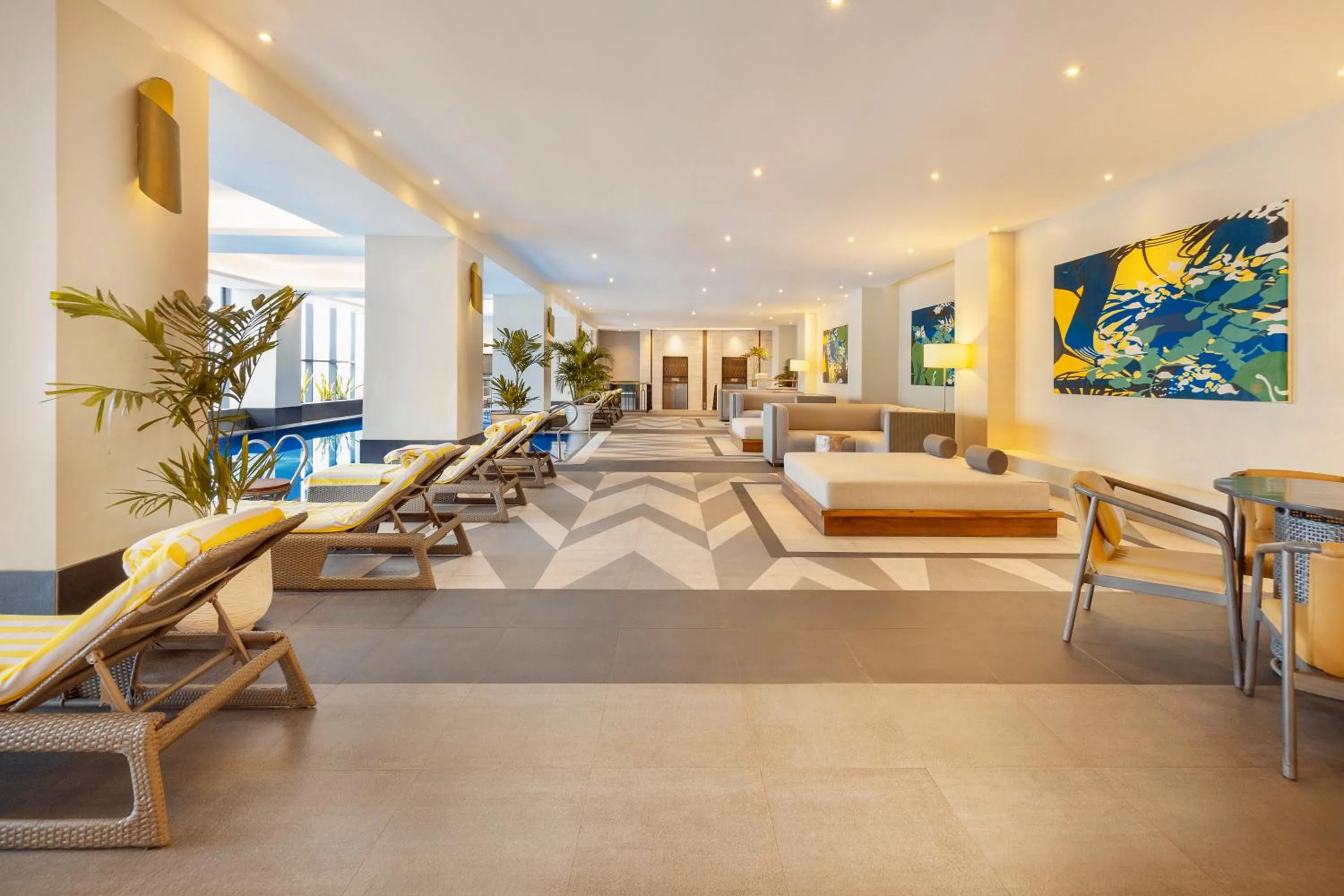 Swimming pool in Summit Galleria Cebu