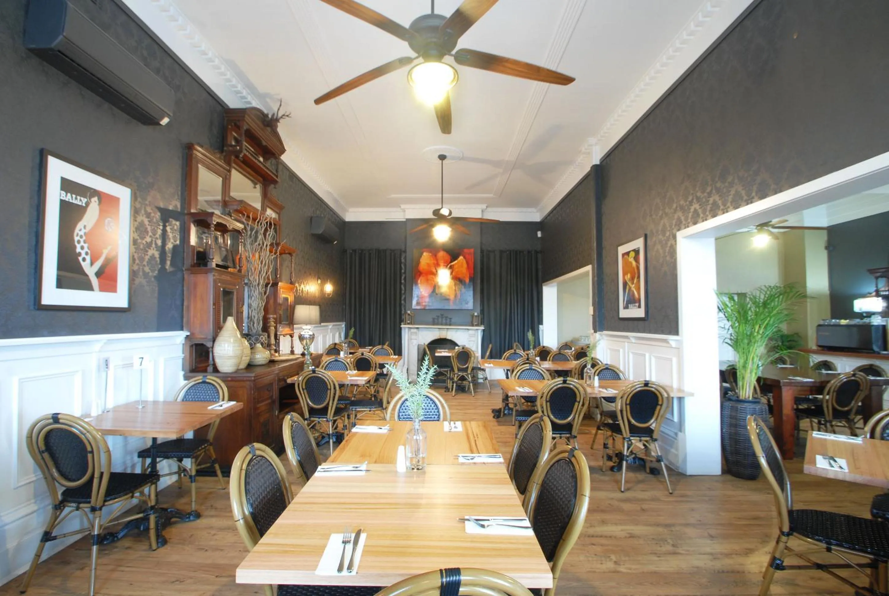 Grand Hotel Healesville