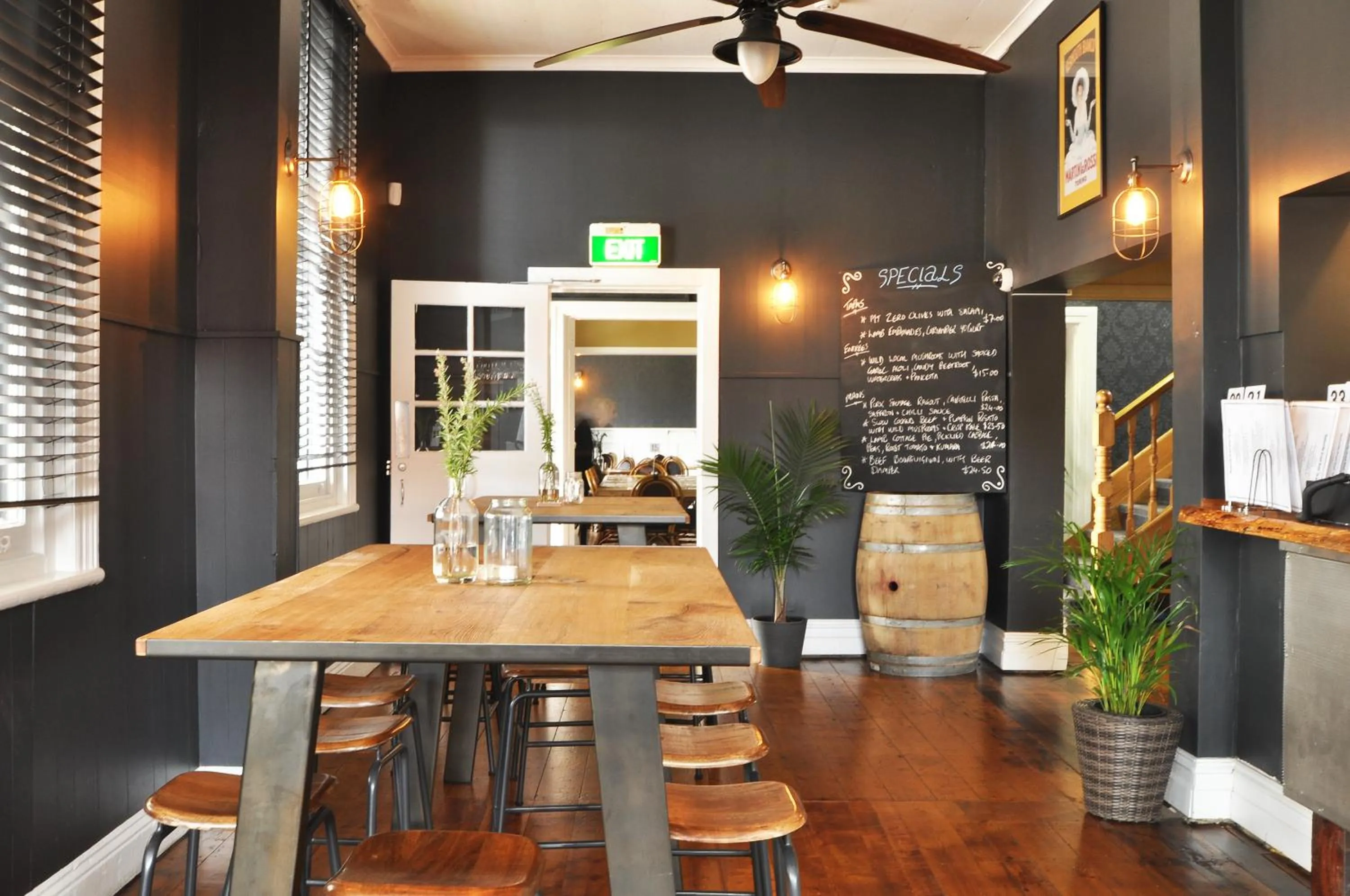 Food and drinks in Grand Hotel Healesville