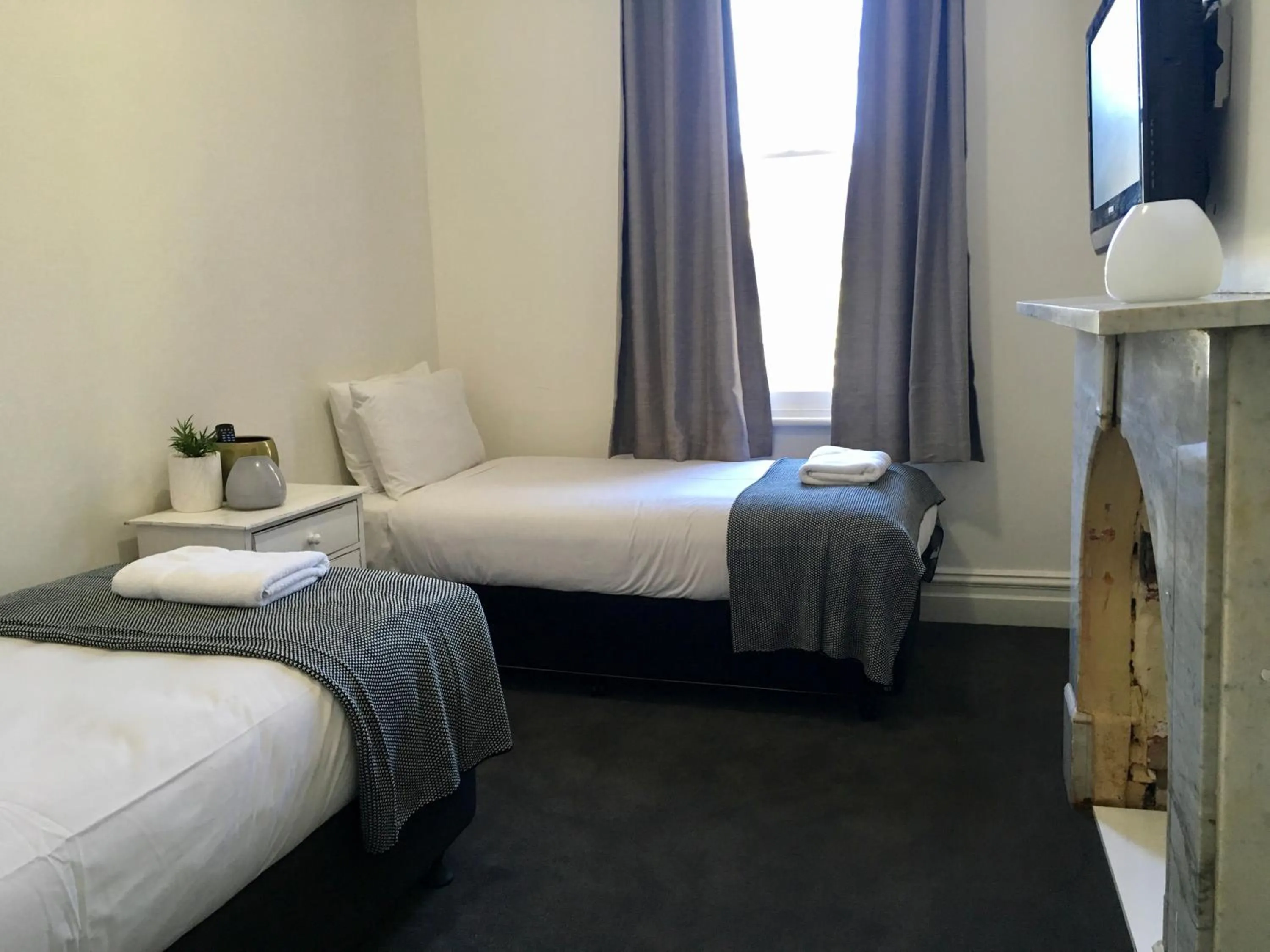 Photo of the whole room in Grand Hotel Healesville