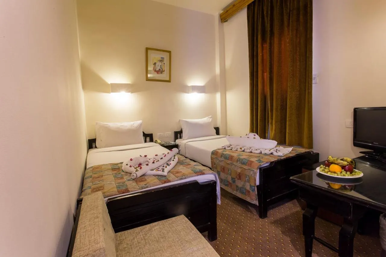 Photo of the whole room, Bed in Hapi Hotel