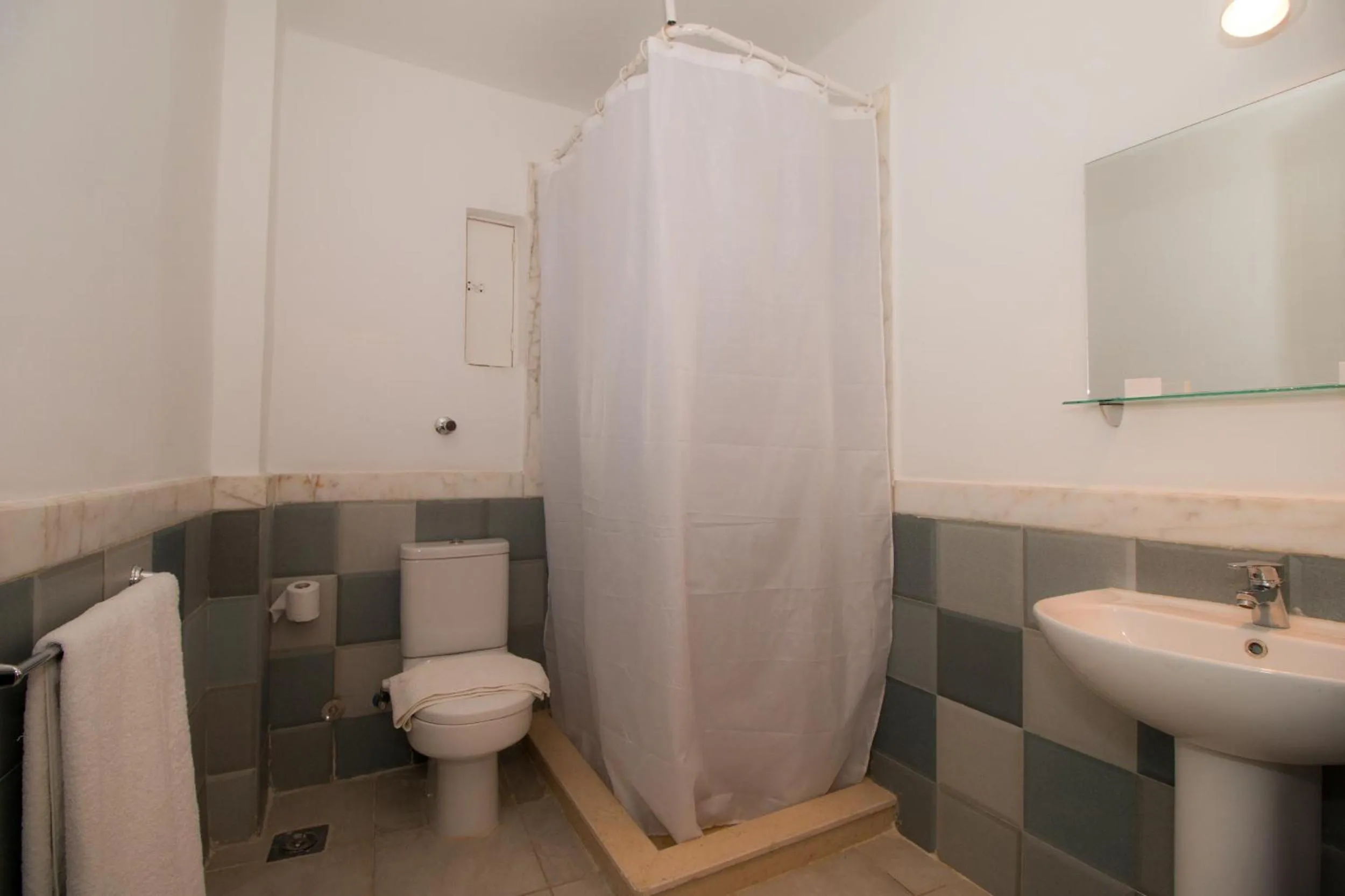 Bathroom in Hapi Hotel