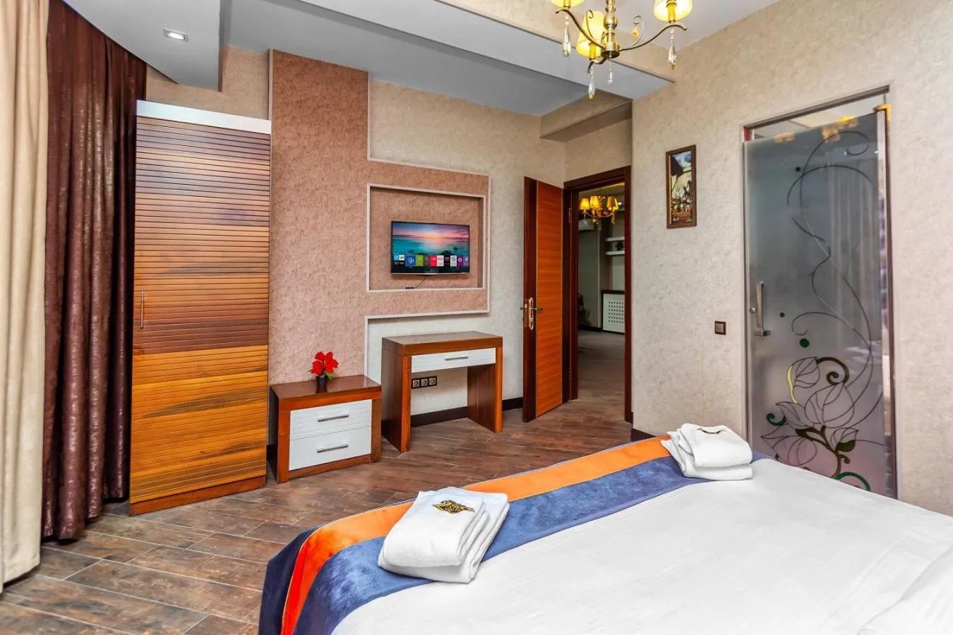 Living room, Bed in Manor Luxury Hotel Baku