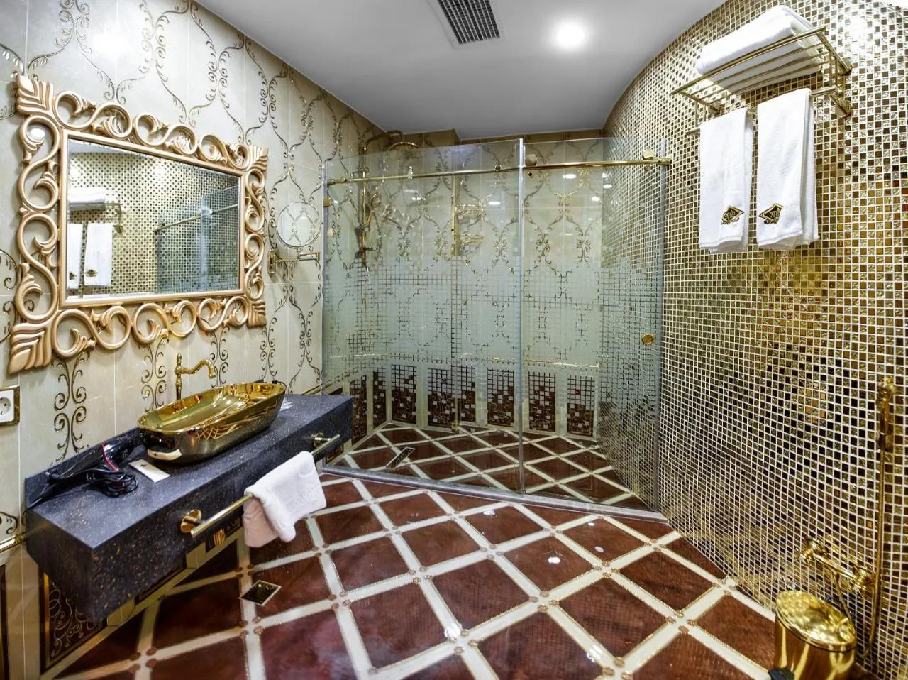 Bathroom in Manor Luxury Hotel Baku