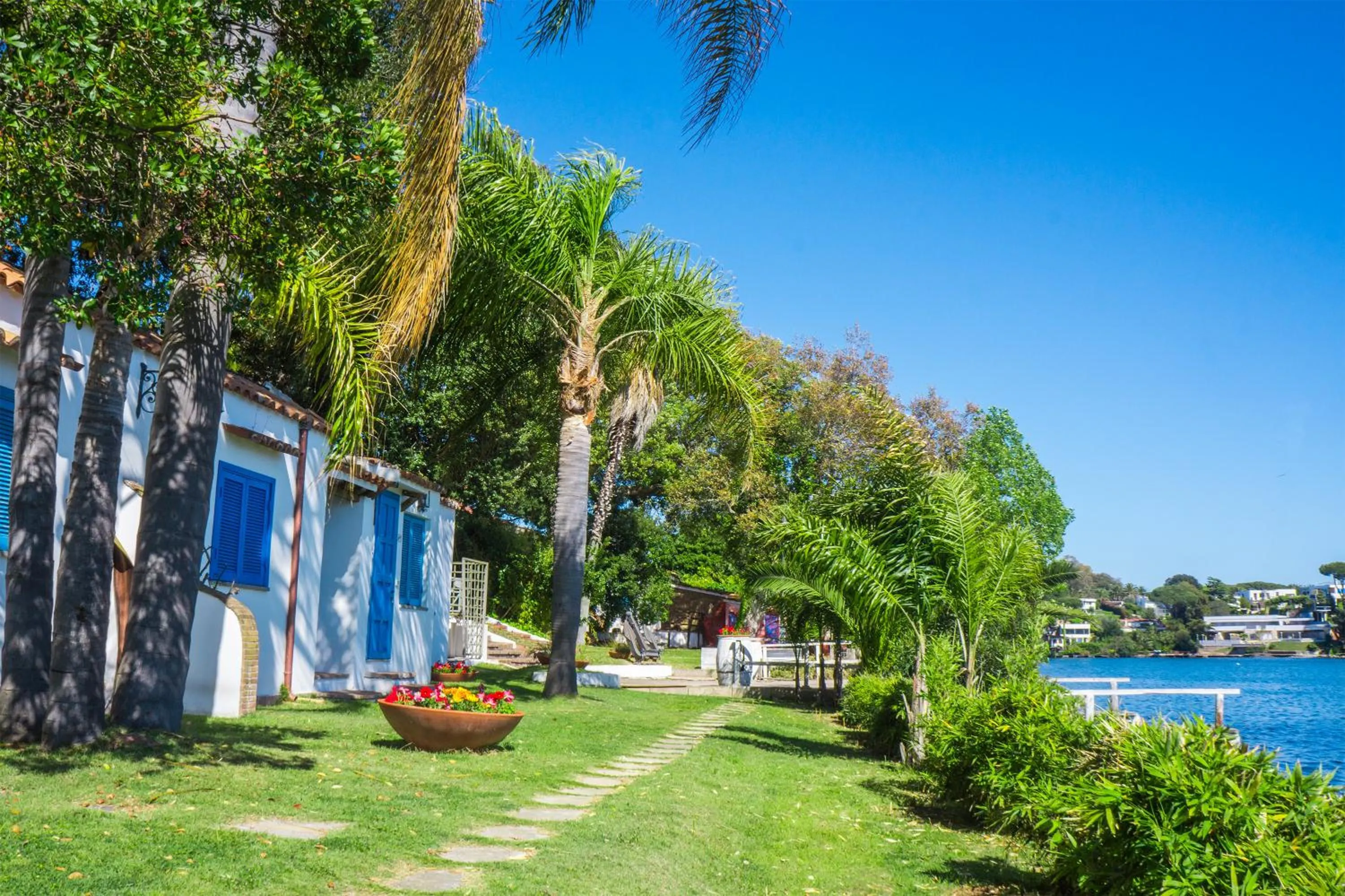 Garden in Baia D'Oro