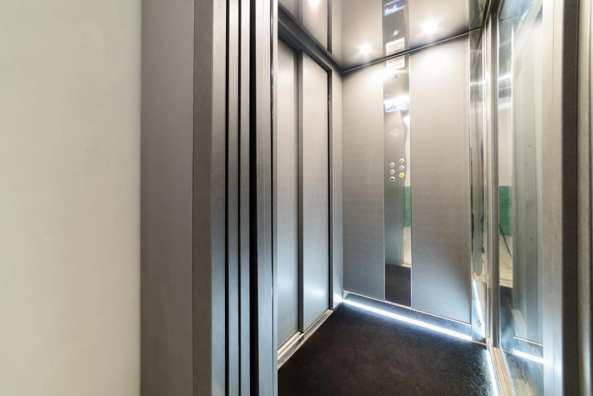 elevator in B&B Palazzo Pinto