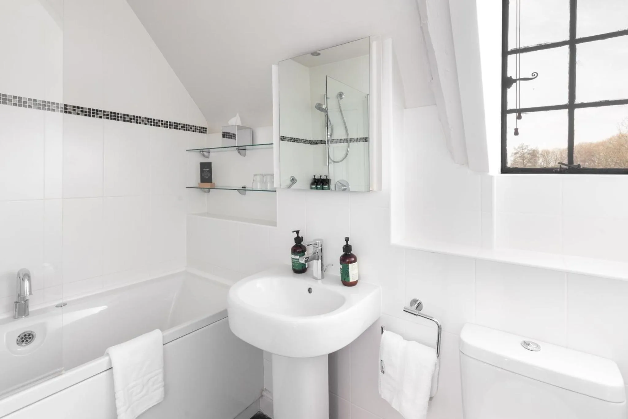 Bathroom in voco Oxford Thames by IHG