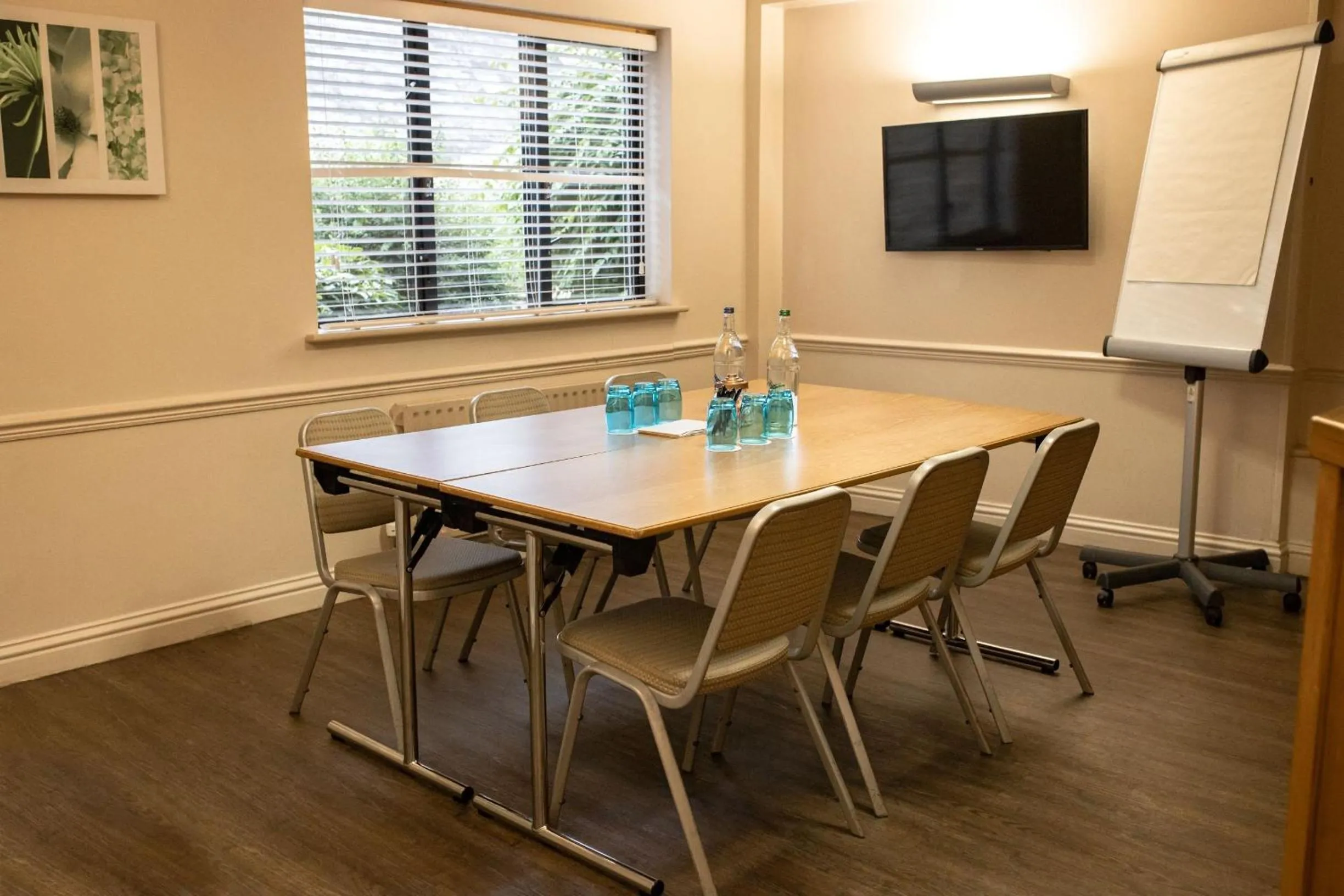 Meeting/conference room in voco Oxford Thames by IHG
