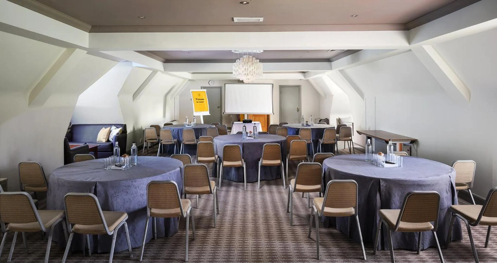 Meeting/conference room in voco Oxford Thames by IHG
