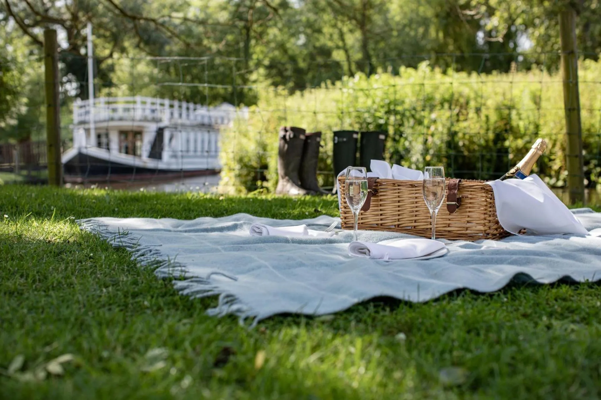 Property building in voco Oxford Thames by IHG