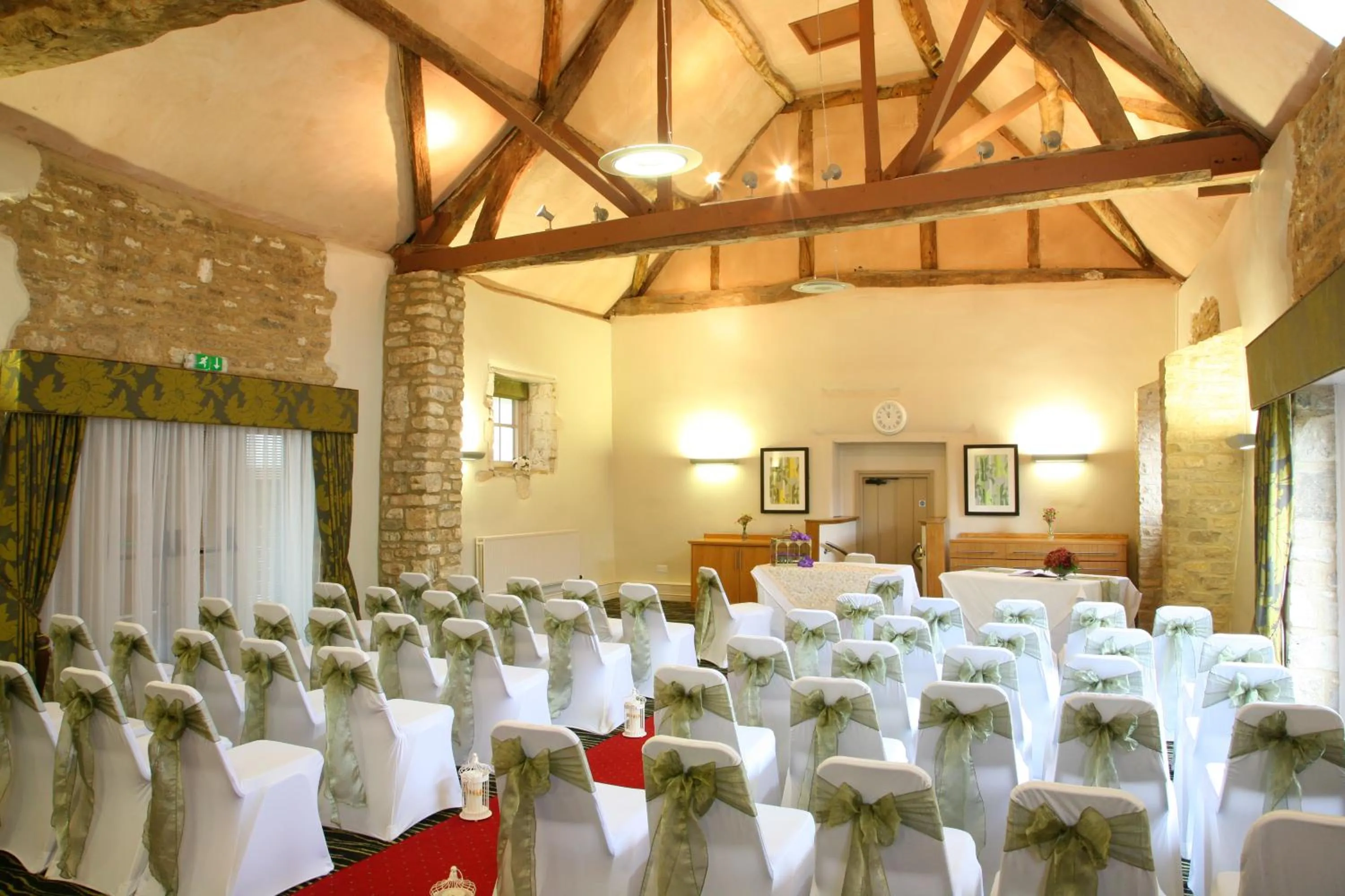 Banquet/Function facilities in voco Oxford Thames by IHG