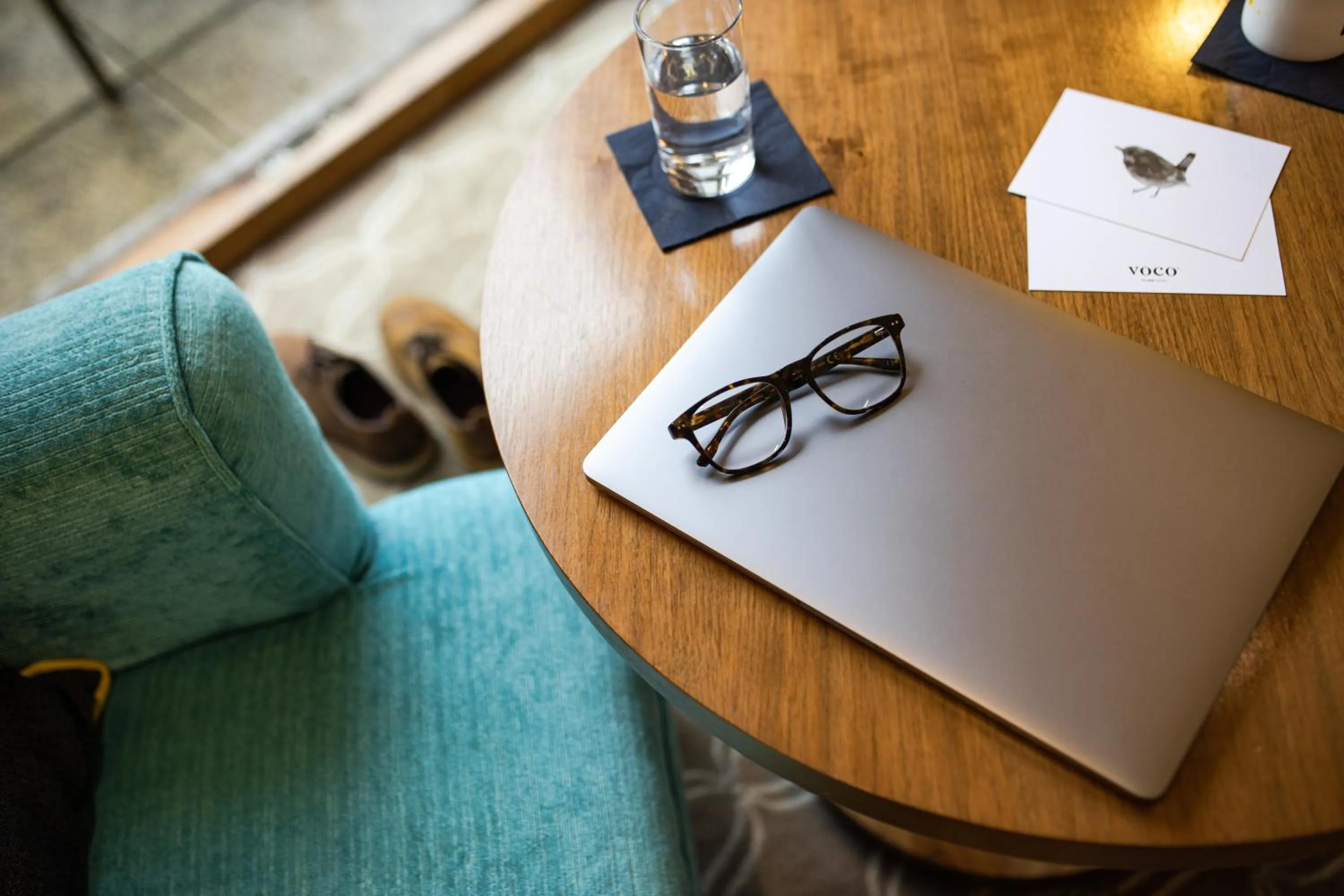 Seating area in voco Oxford Thames by IHG