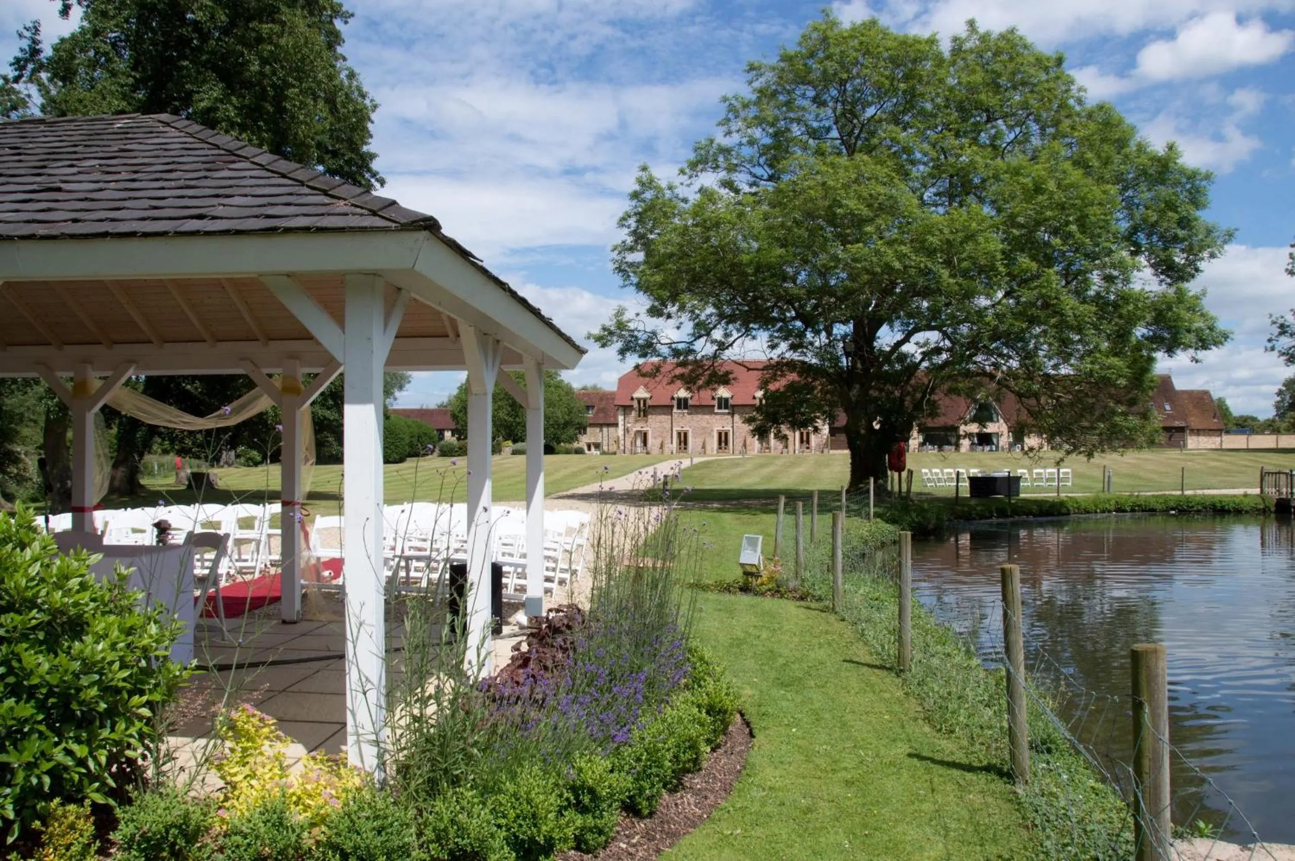 Meeting/conference room in voco Oxford Thames by IHG
