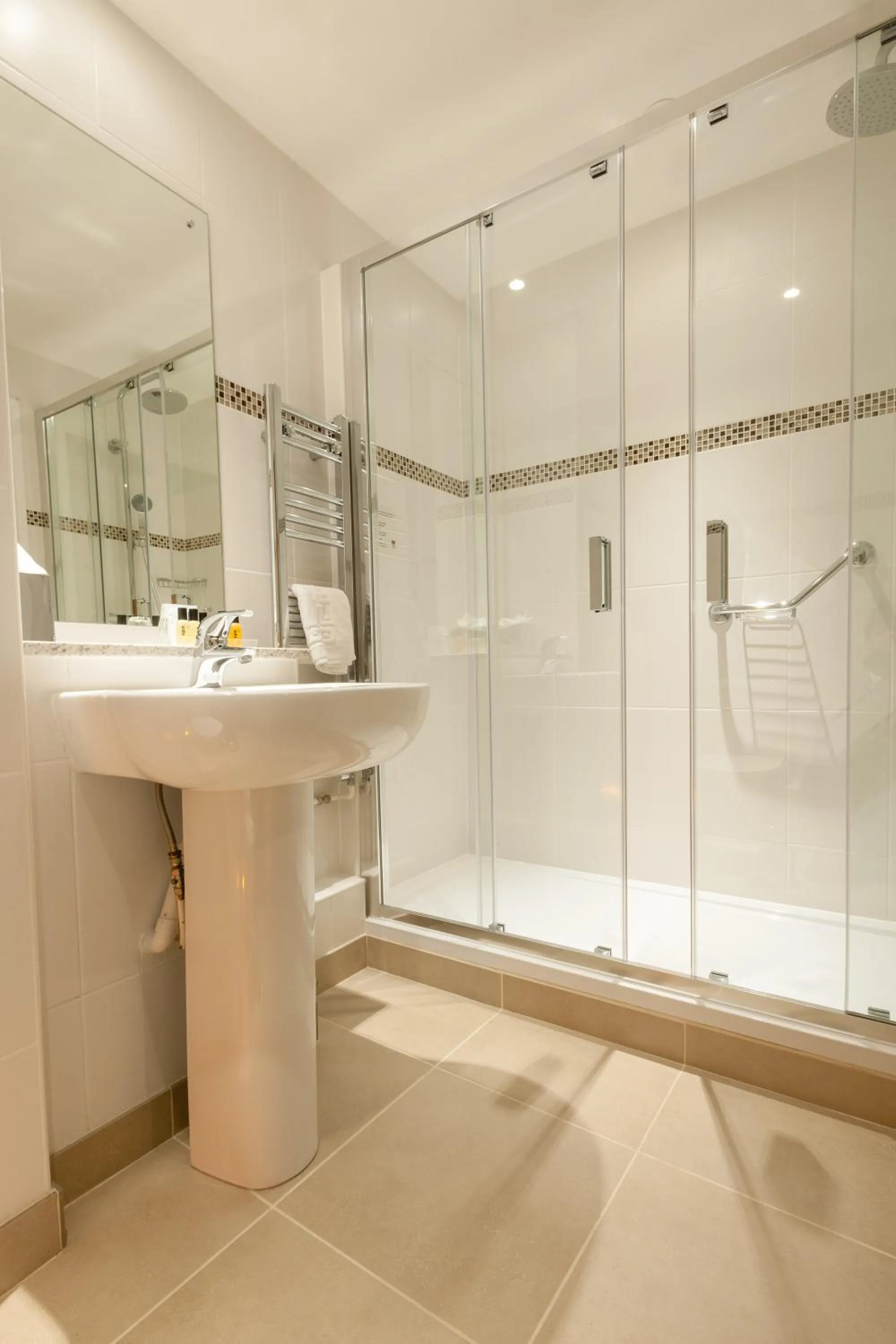 Bathroom in voco Oxford Thames by IHG