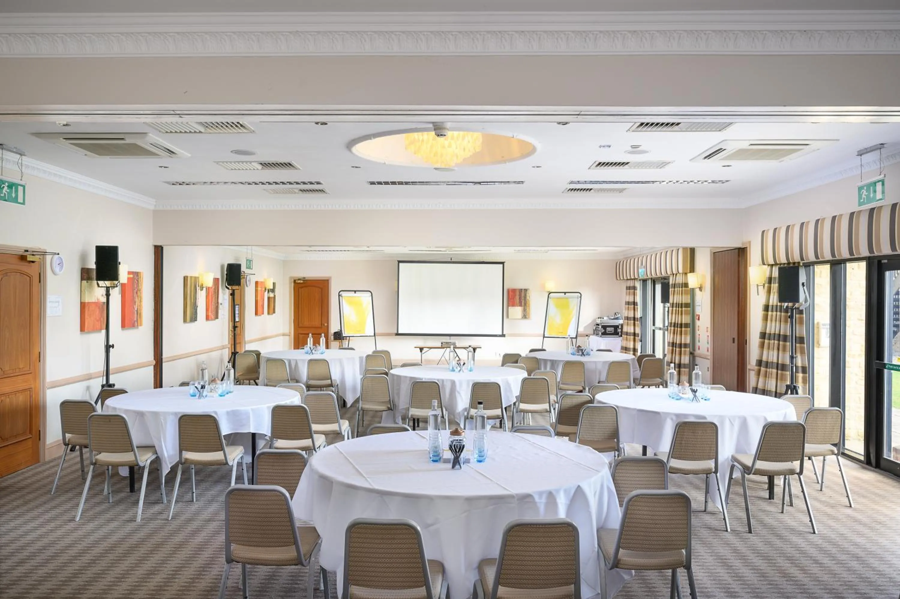 Meeting/conference room in voco Oxford Thames by IHG