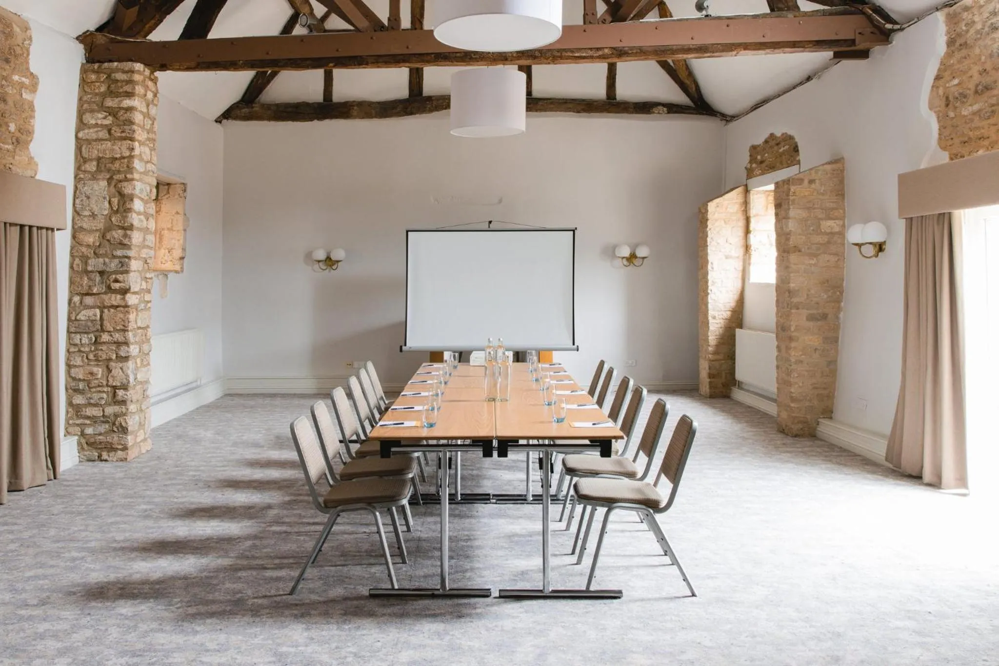 Meeting/conference room in voco Oxford Thames by IHG