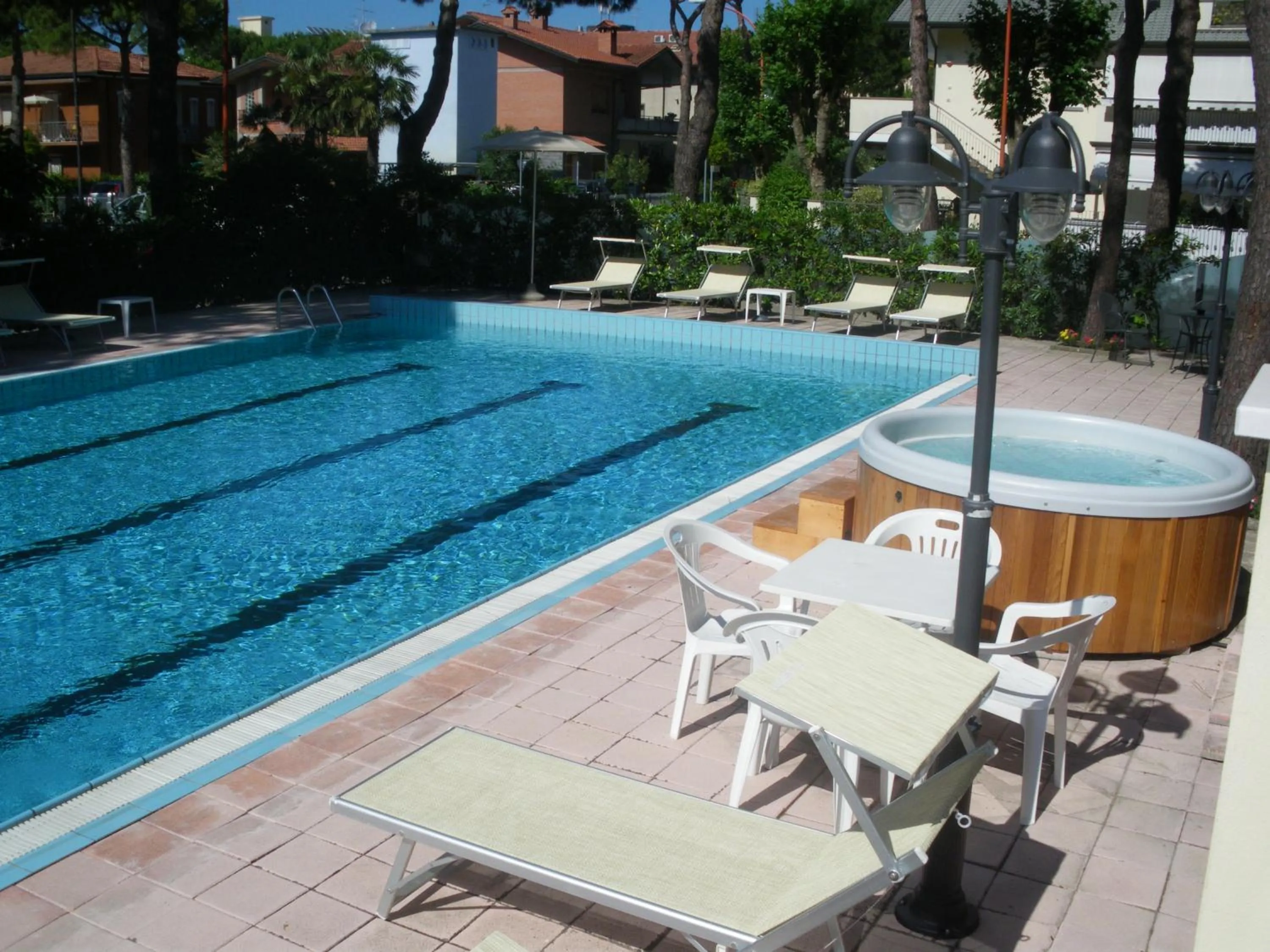 Hot Tub in Hotel Ascot
