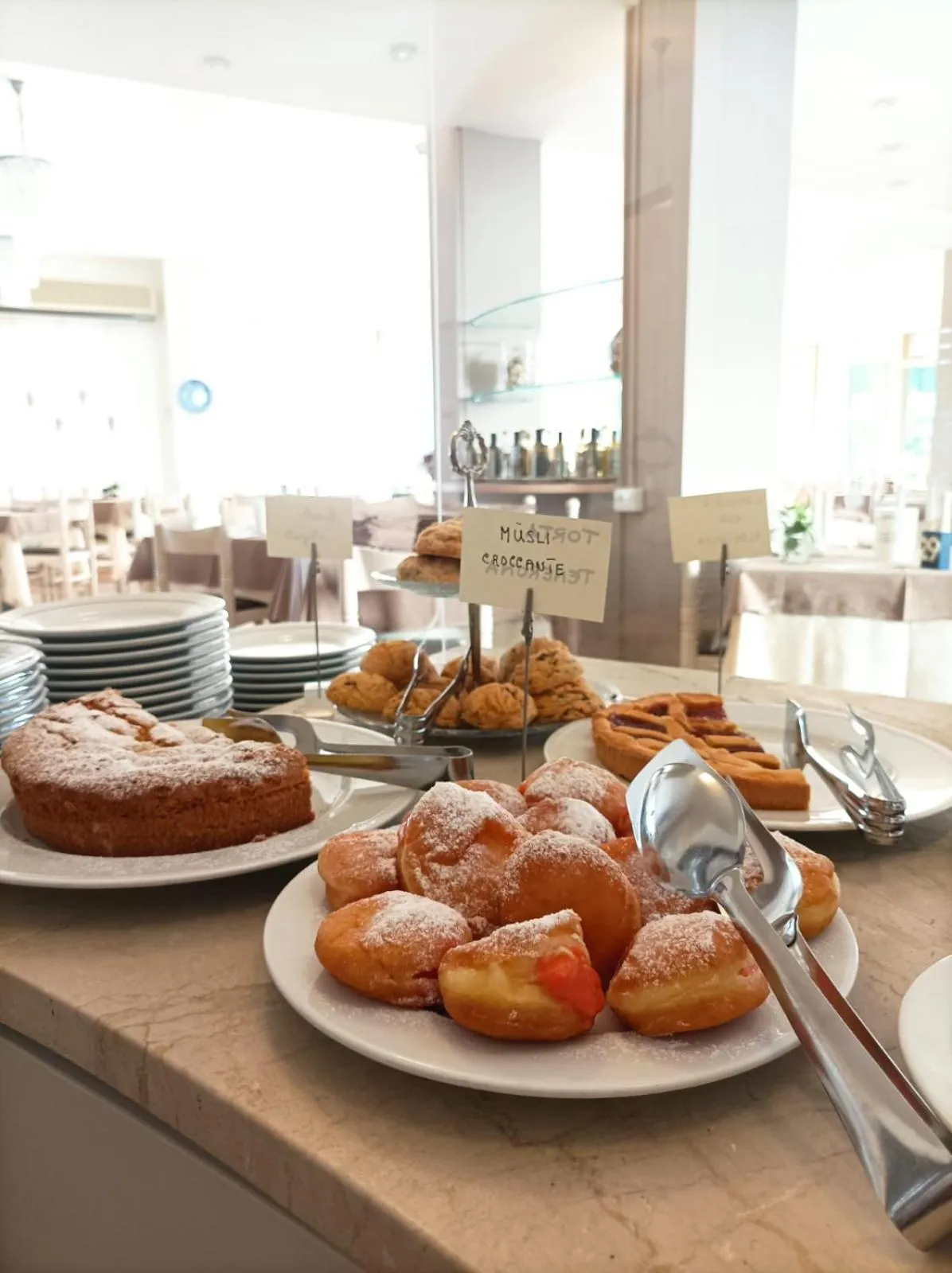 Breakfast in Hotel Ascot