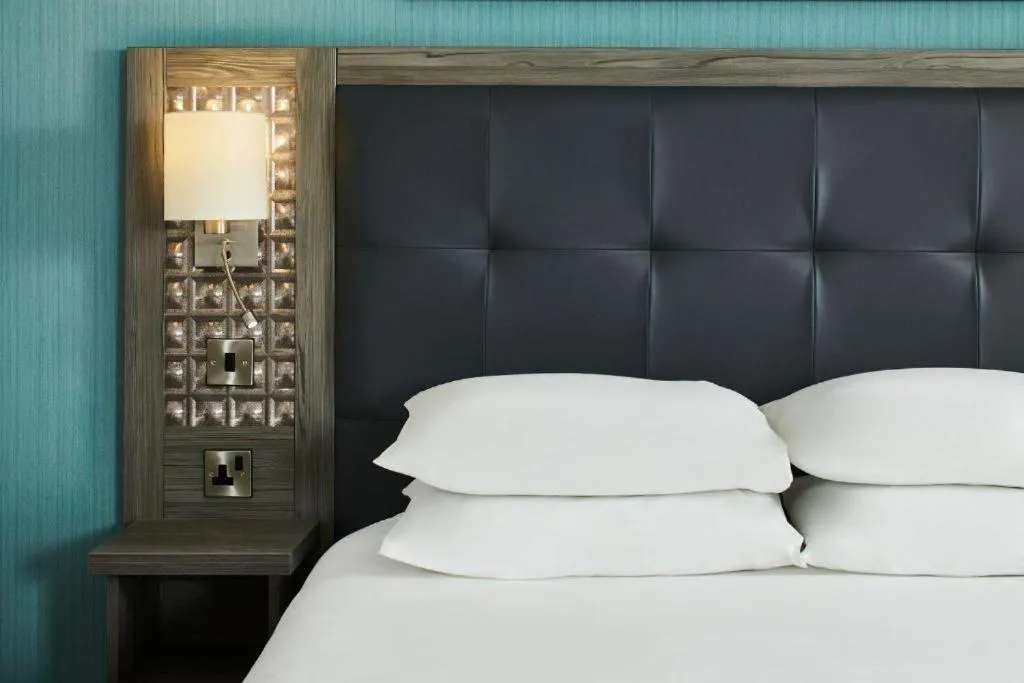 Bed in Leonardo Hotel East Midlands Airport - On-Site