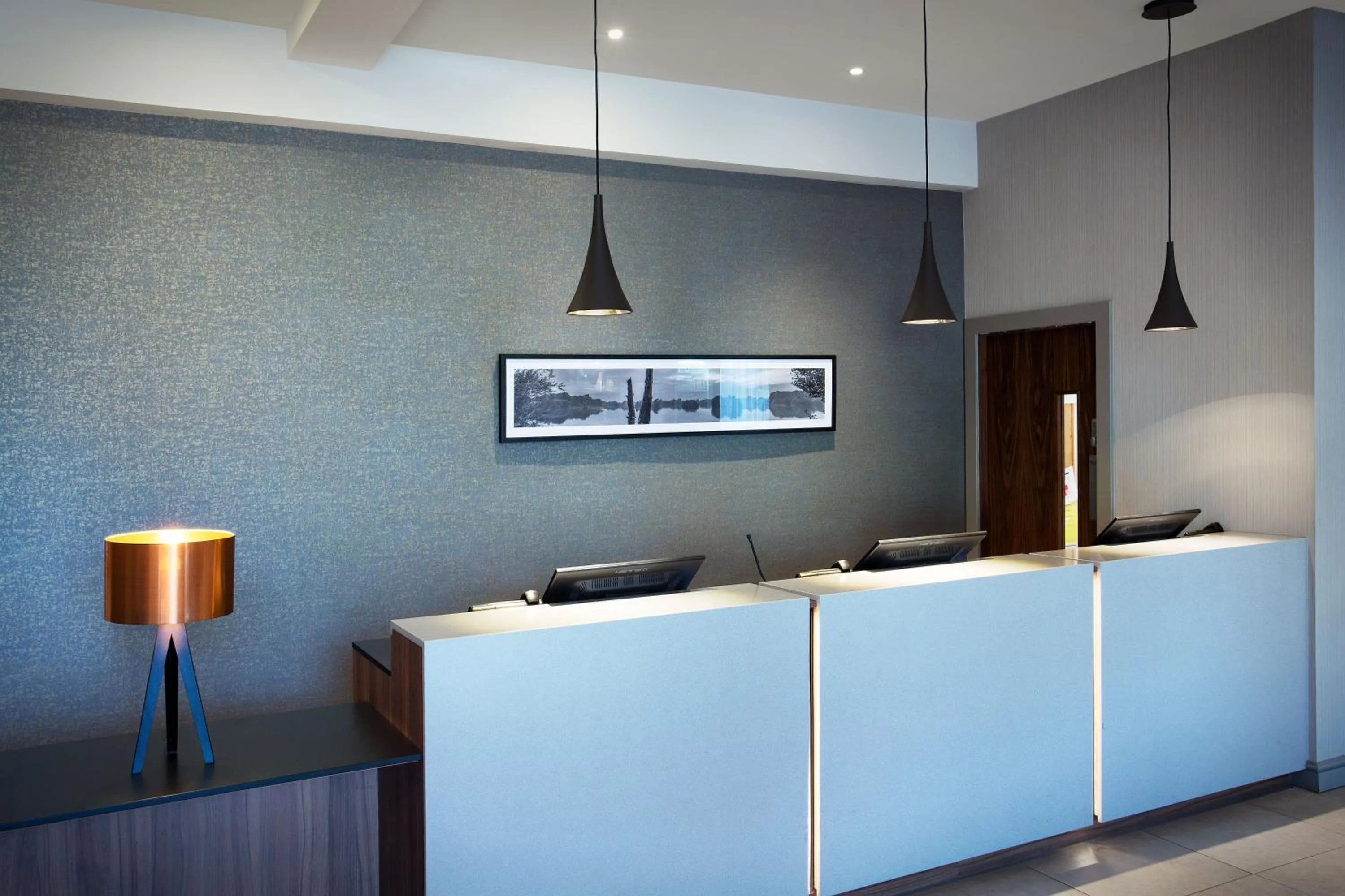 Lobby or reception in Leonardo Hotel East Midlands Airport