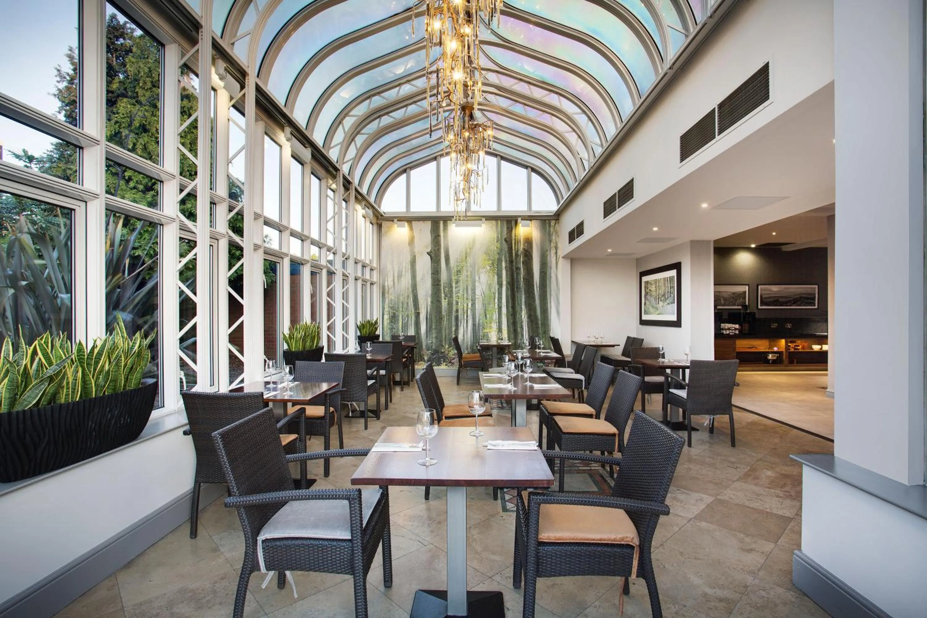 Restaurant/places to eat in Leonardo Hotel East Midlands Airport