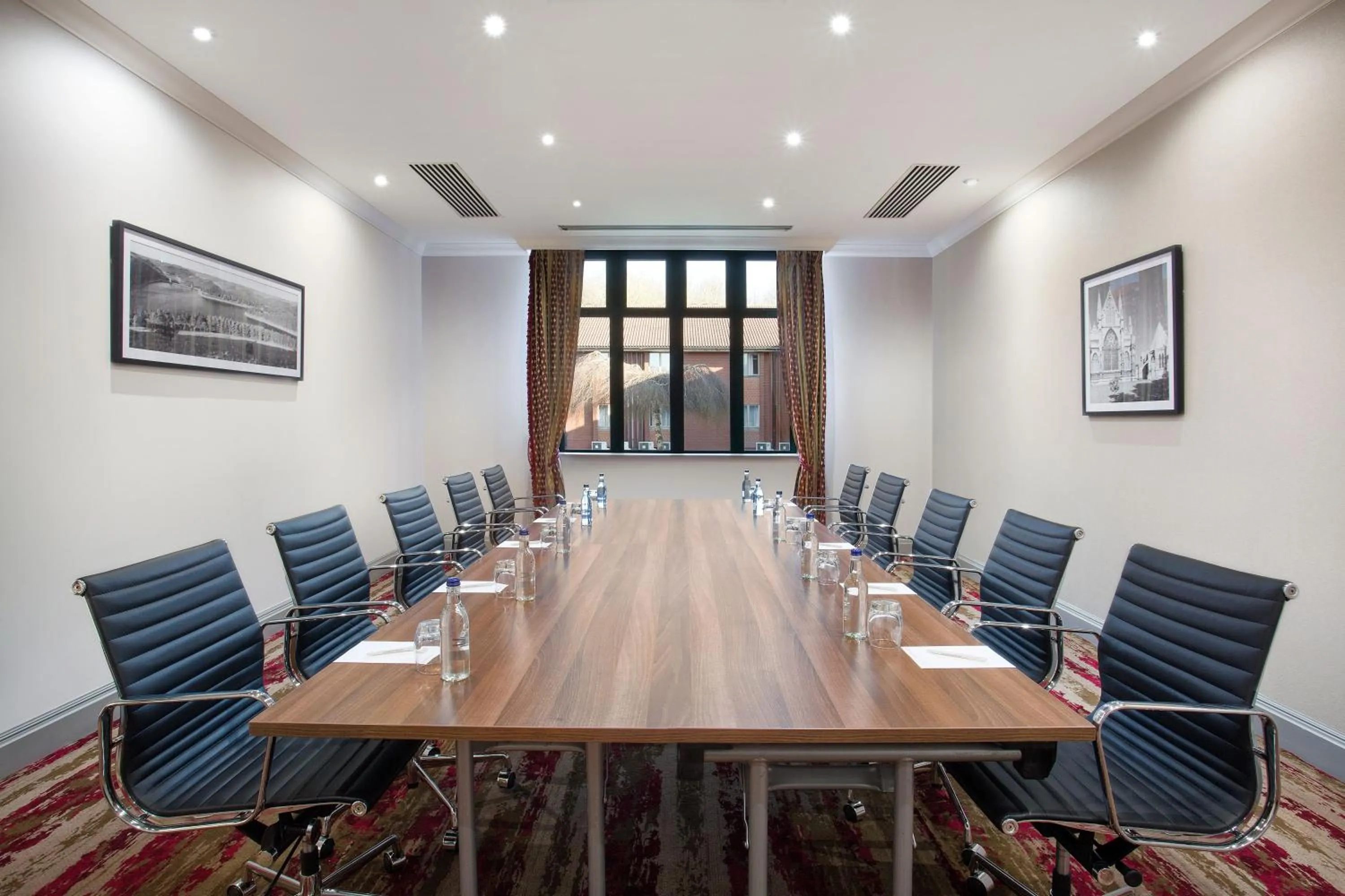 Meeting/conference room in Leonardo Hotel East Midlands Airport