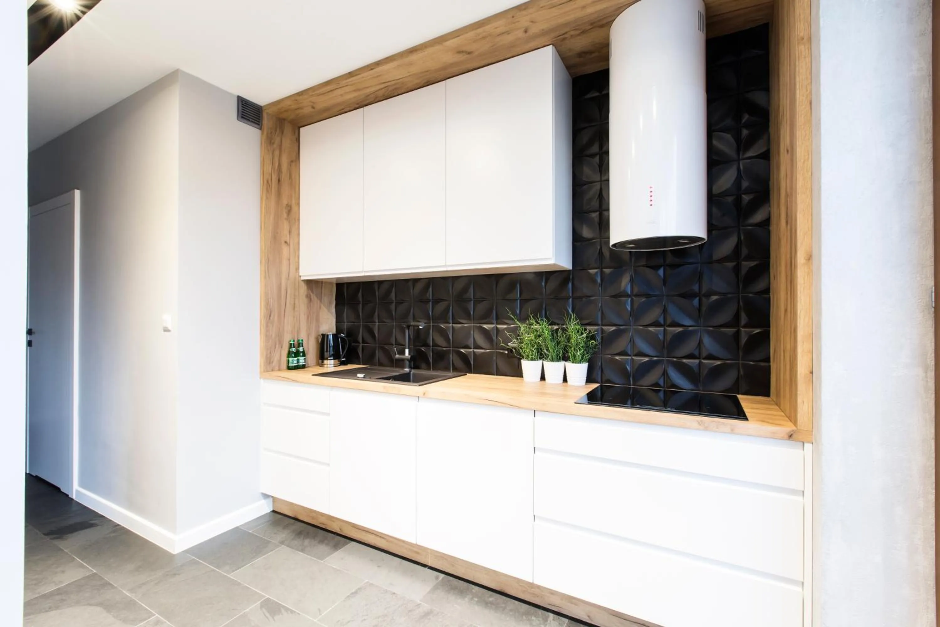 Kitchen or kitchenette in Homewell Apartments Maraton Gardens