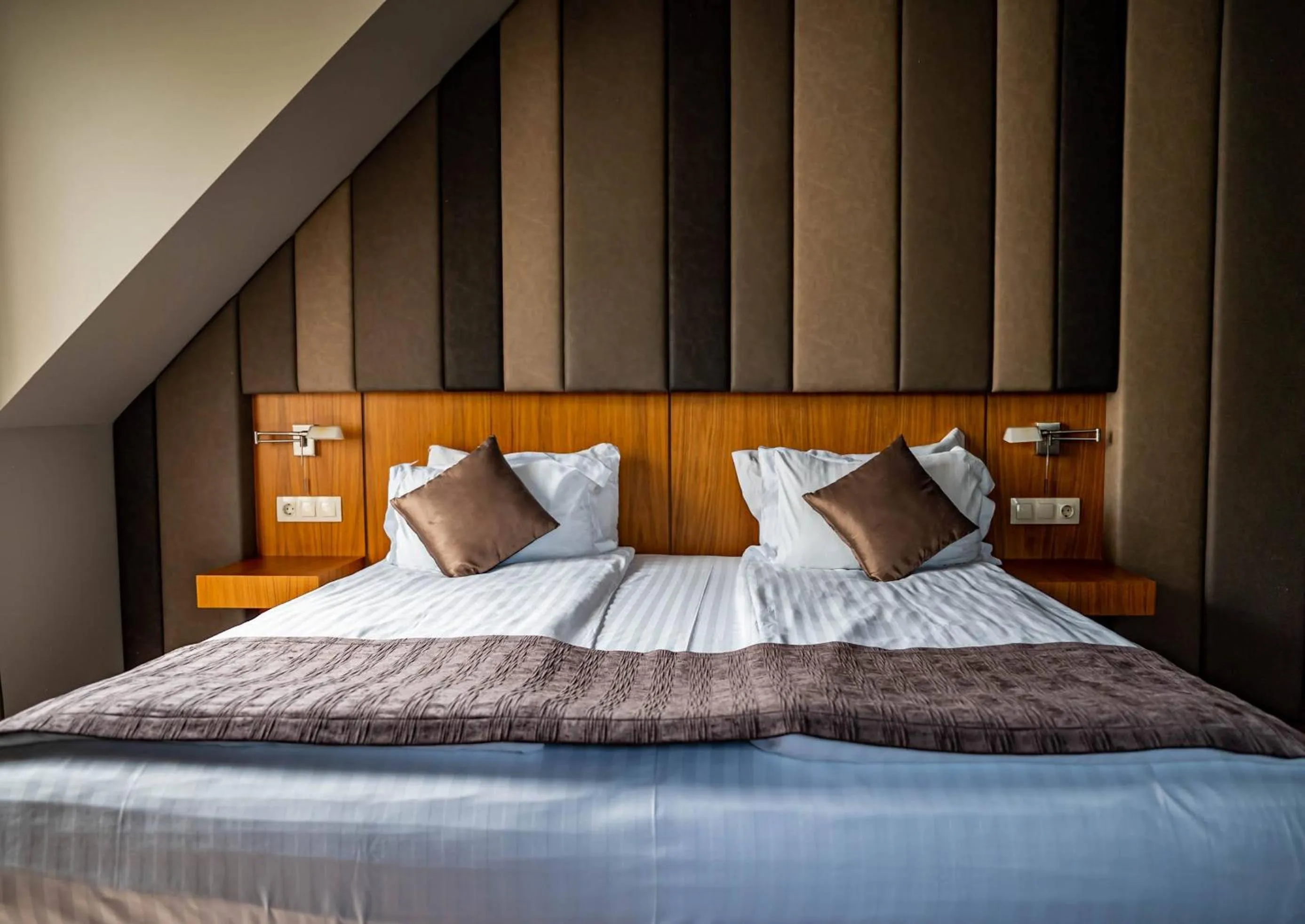 Bed in All Seasons Residence Design Hotel - Free parking