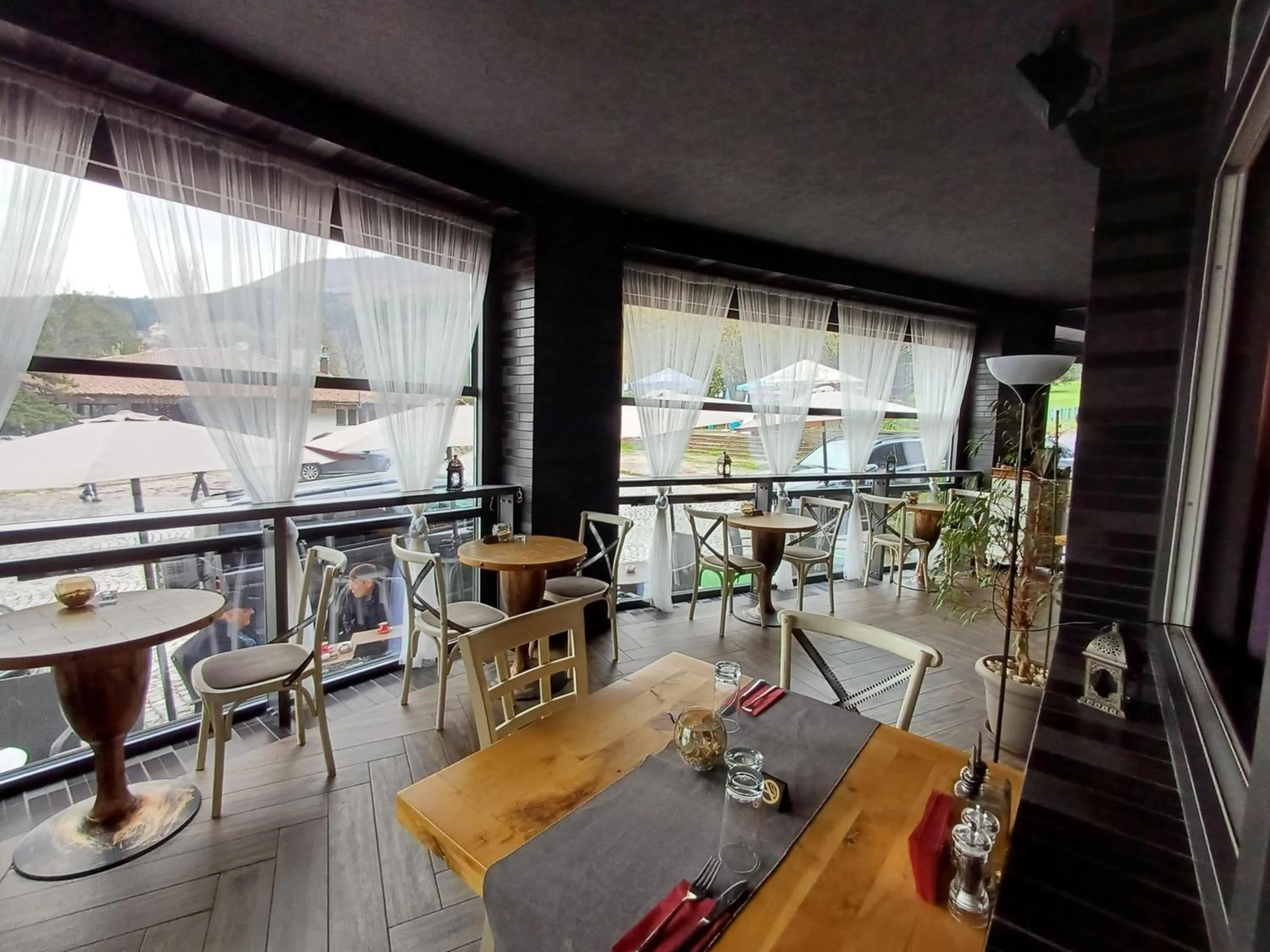 Lounge or bar in All Seasons Residence Design Hotel - Free parking